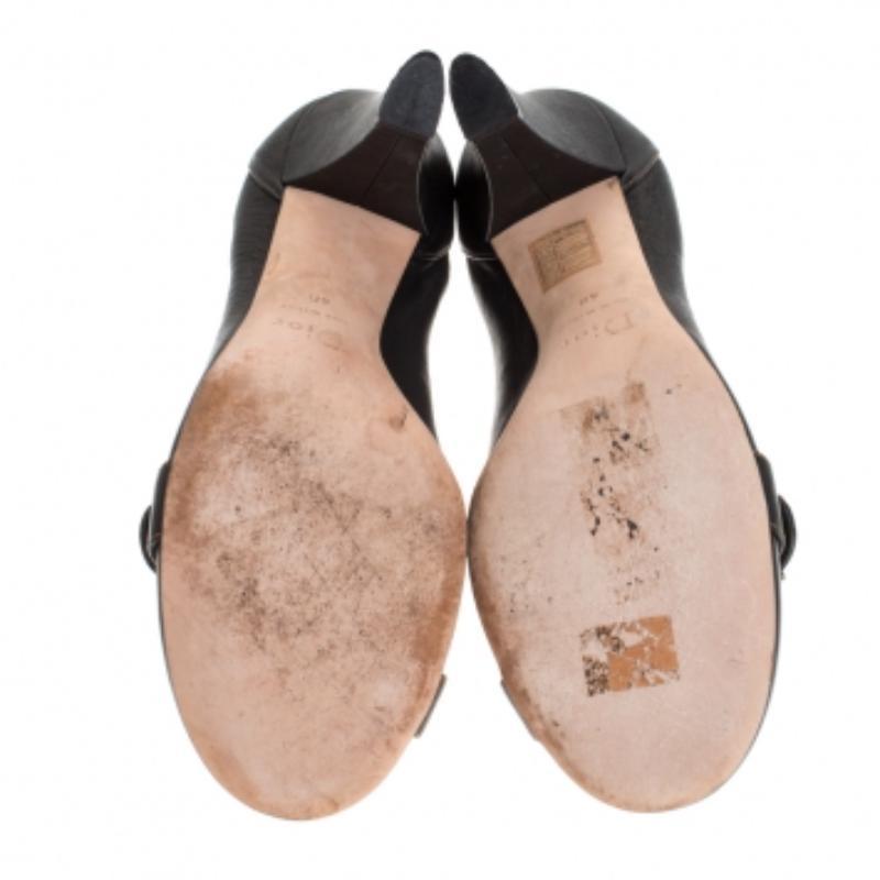 Escarpins à boucle en cuir noir Dior Taille 40 Pour femmes en vente