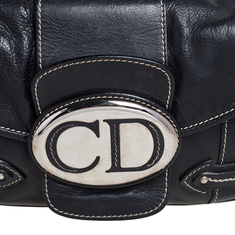 Dior Black Leather CD Logo Shoulder Bag In Good Condition In Dubai, Al Qouz 2