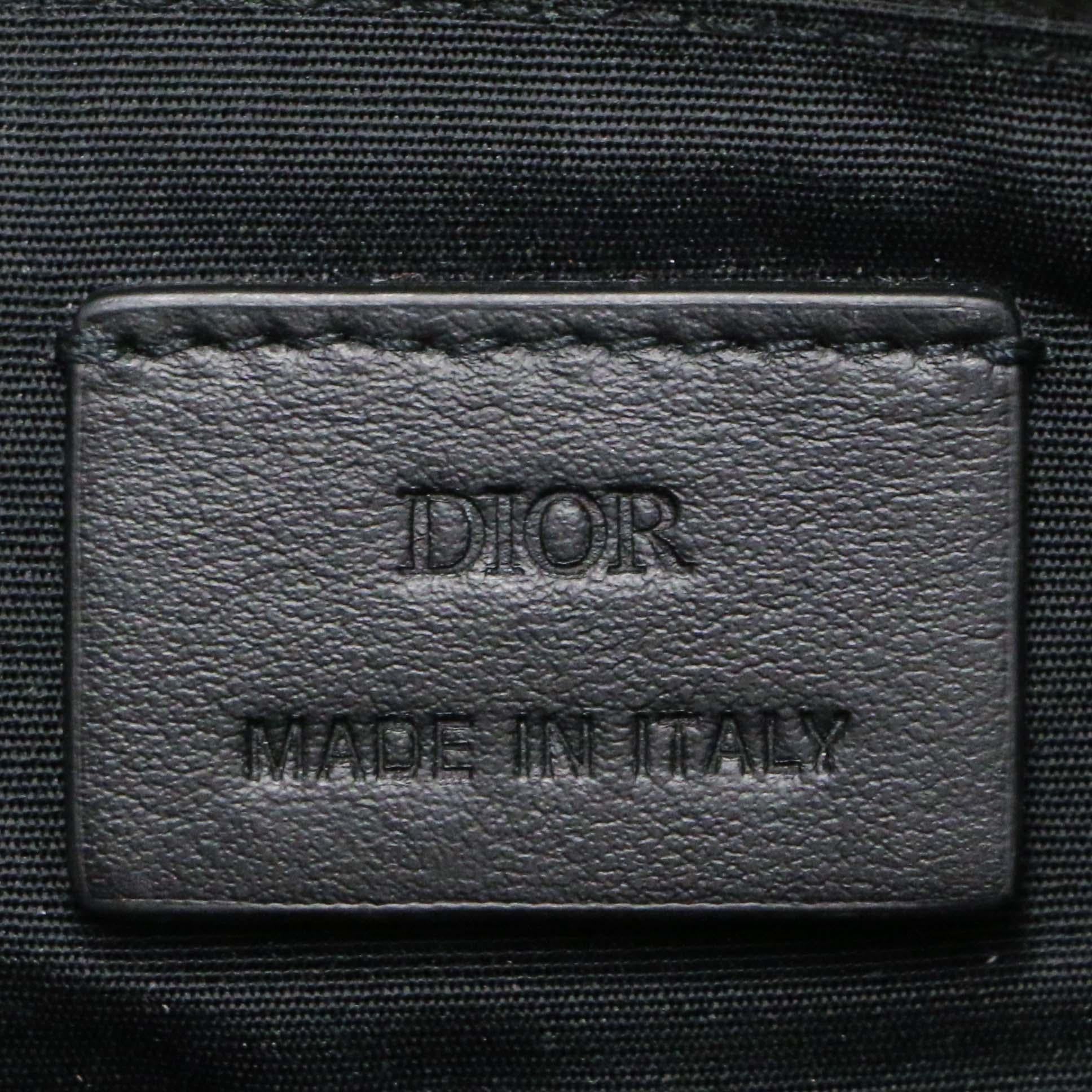 Dior black leather clutch In Excellent Condition For Sale In Paris, FR