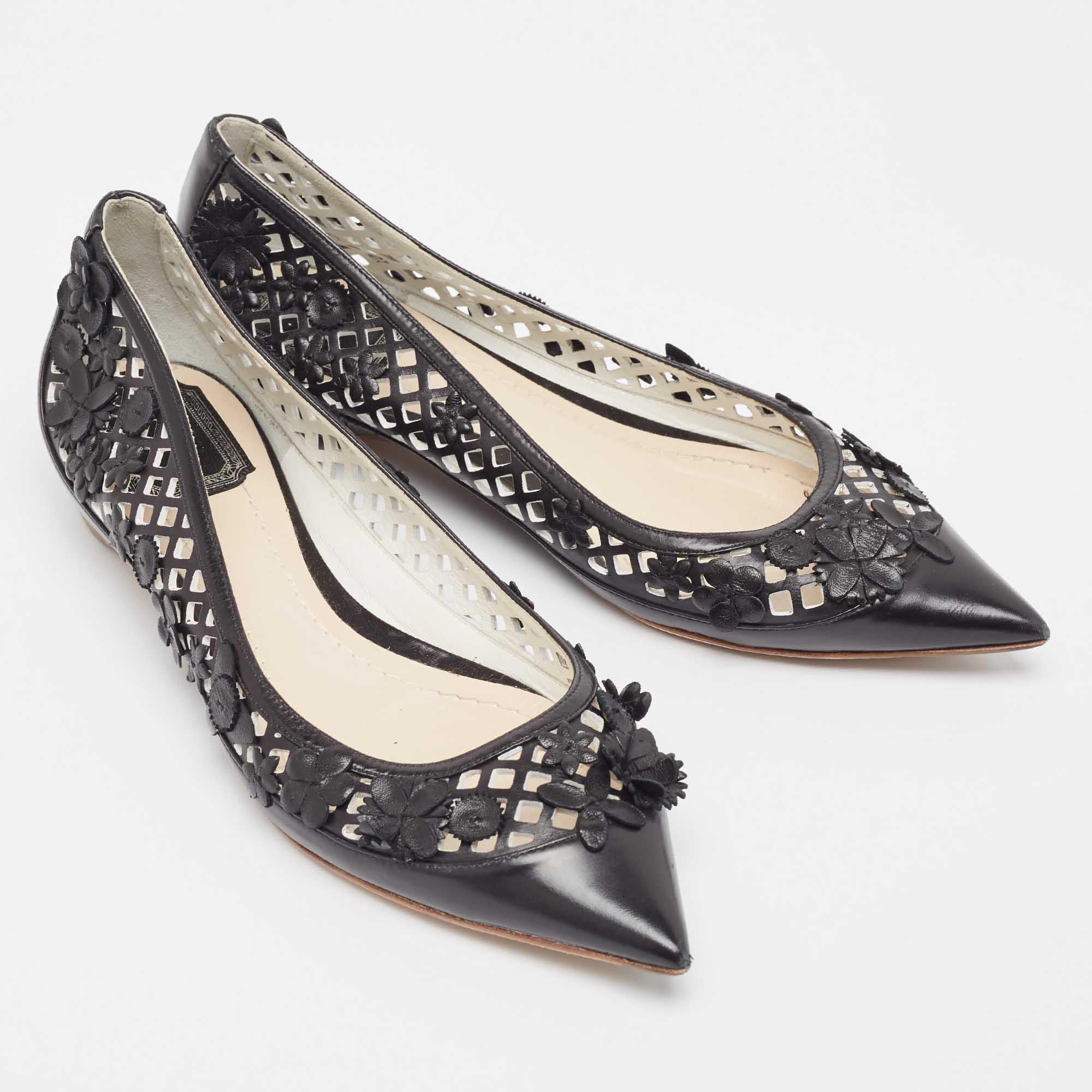 Bailarinas de cuero negro con apliques florales recortados Dior Talla 37 en Bueno estado para la venta en Dubai, Al Qouz 2