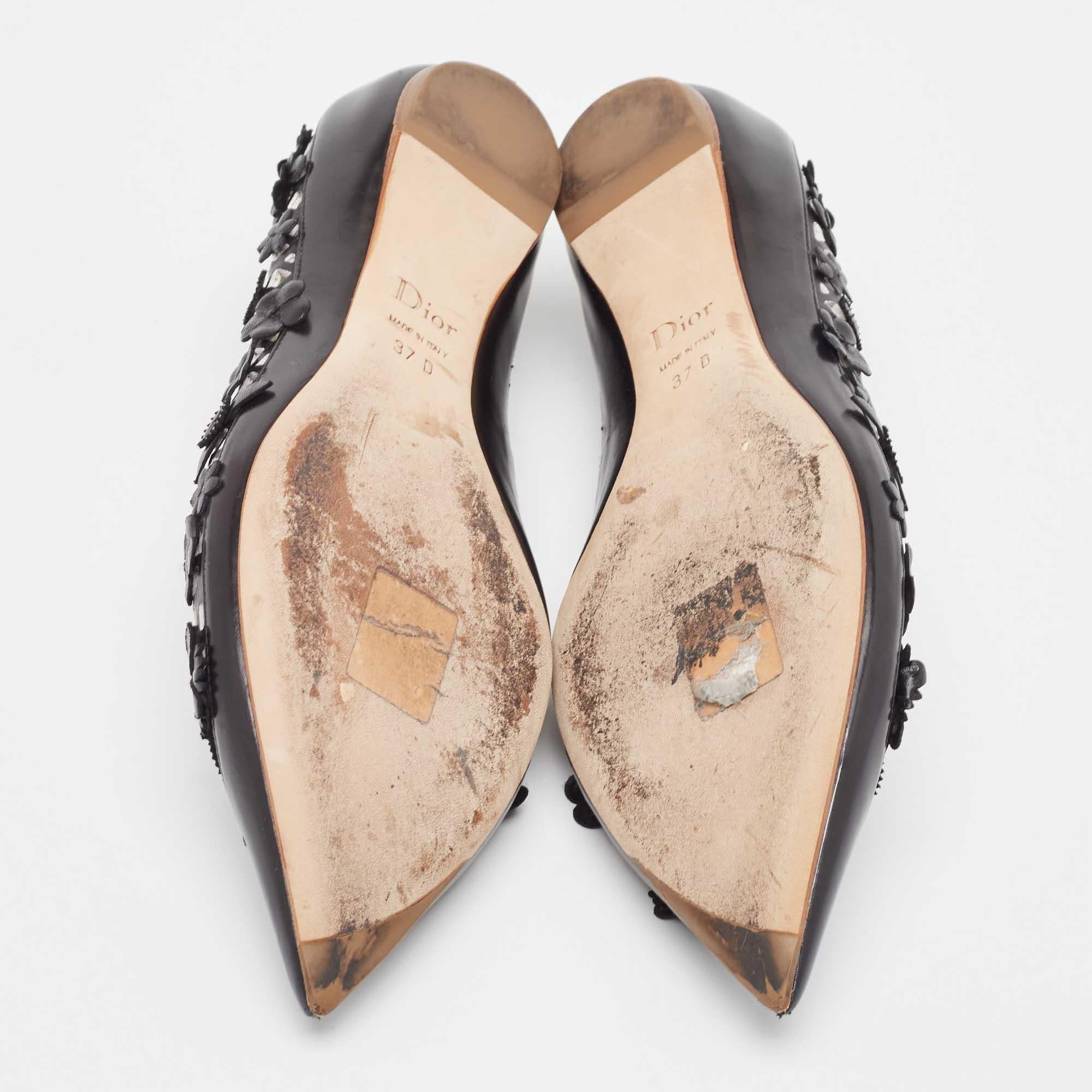 Bailarinas de cuero negro con apliques florales recortados Dior Talla 37 en venta 1