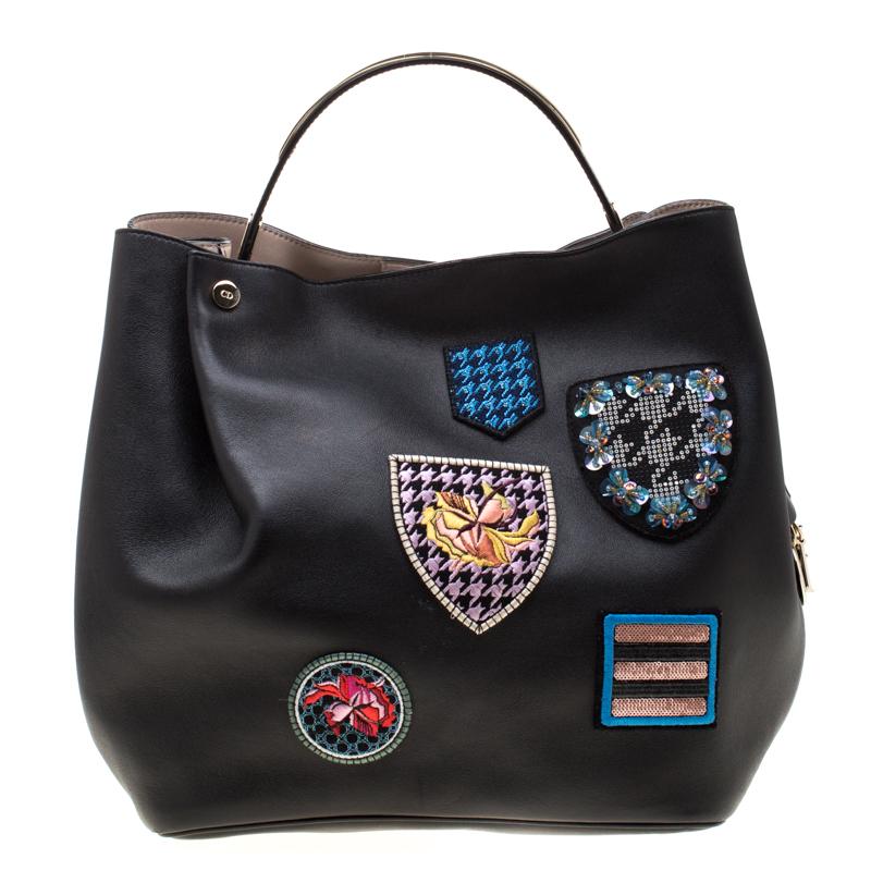Dior Black Leather Diorific Patch Bucket Bag In Good Condition In Dubai, Al Qouz 2