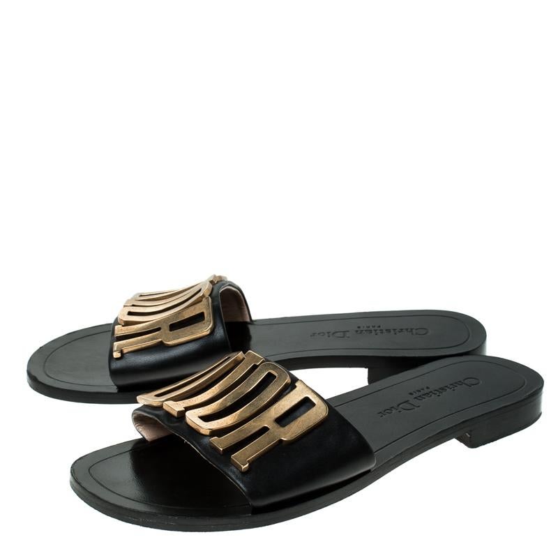 Dior Black Leather Logo Flat Sandals Size 37 In Good Condition In Dubai, Al Qouz 2