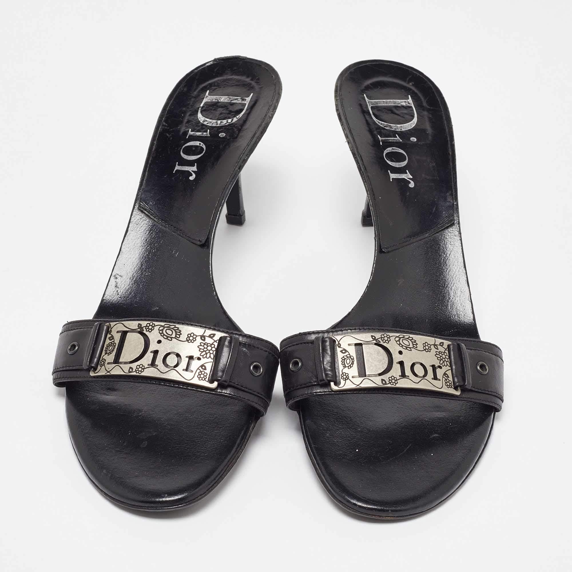 Dior Black Leather Logo Metal Slide Sandals Size 41 In Fair Condition In Dubai, Al Qouz 2