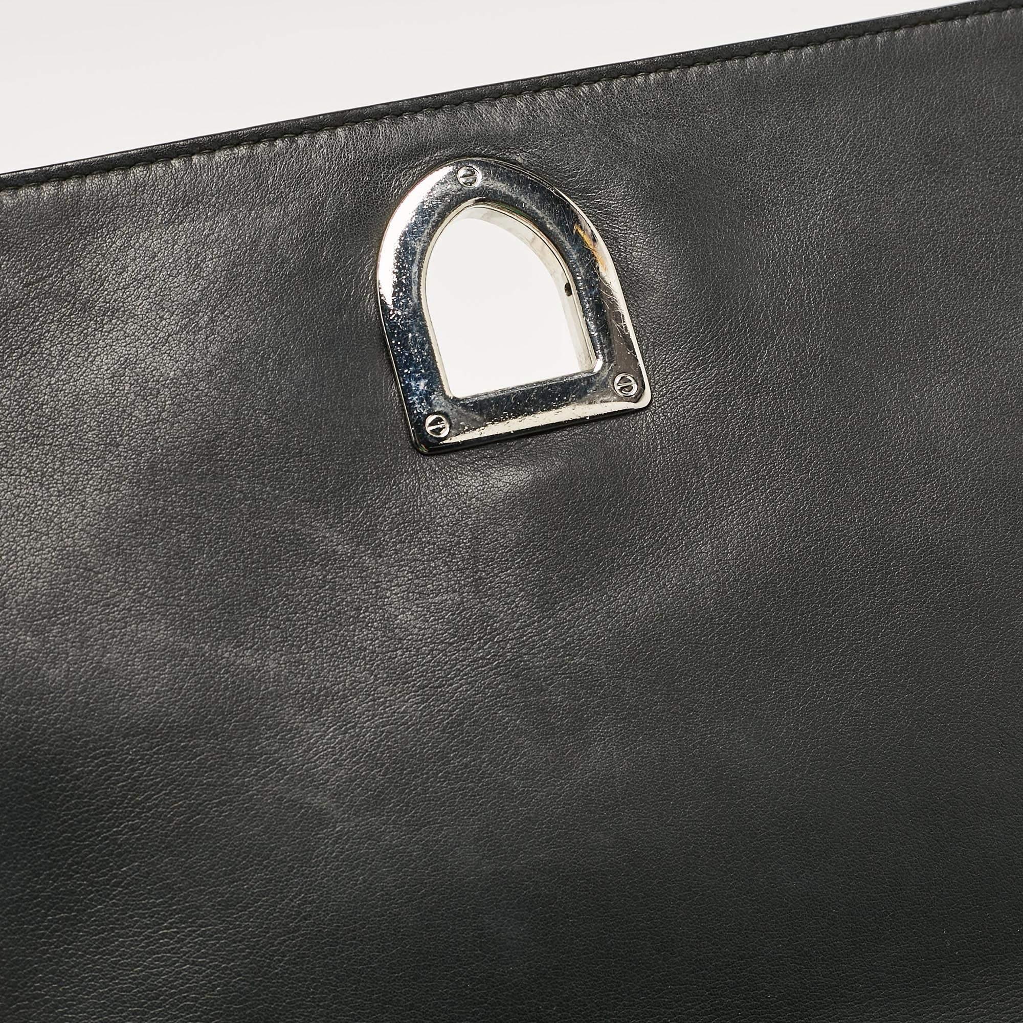 Dior Borsa a tracolla Diorama media in pelle nera con patch in vendita 1