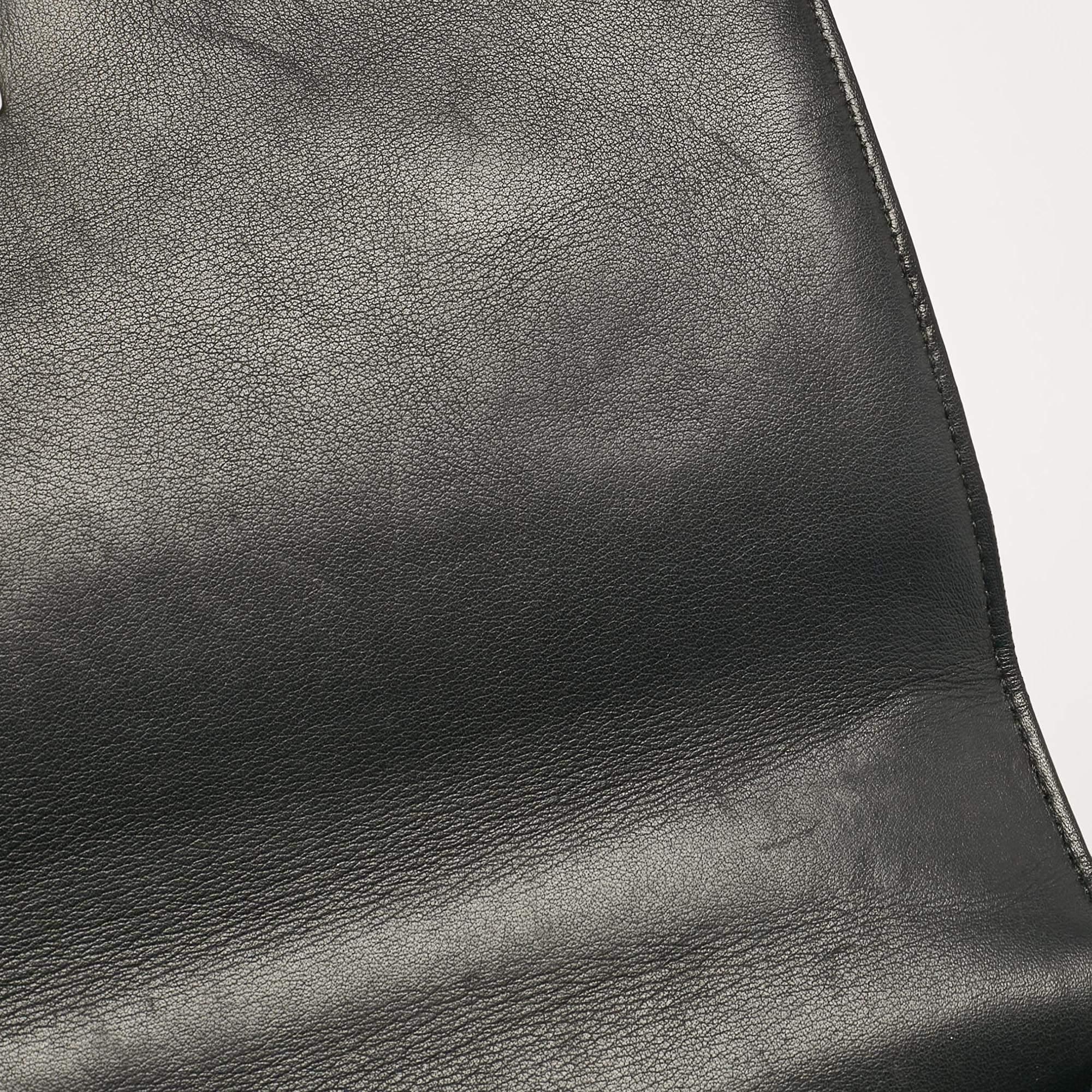 Dior Borsa a tracolla Diorama media in pelle nera con patch in vendita 2