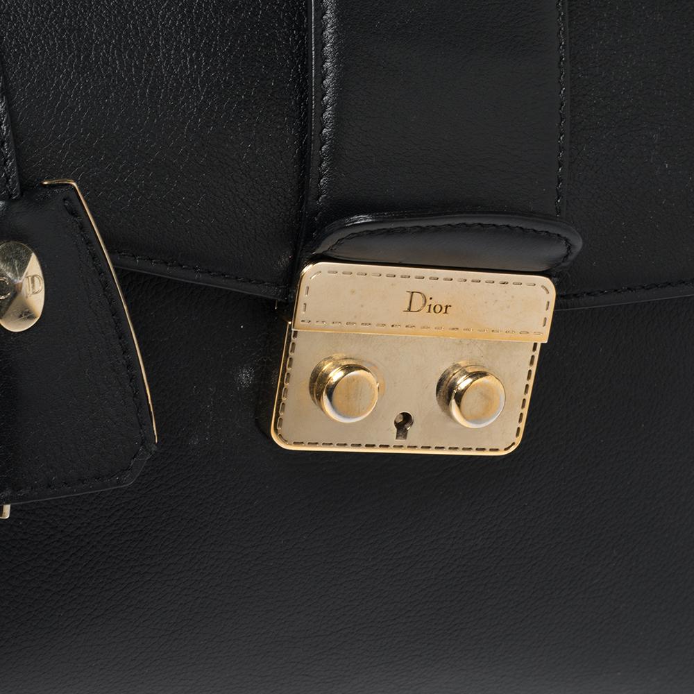 Borsa Dior New Lock Top Handle in pelle nera 1