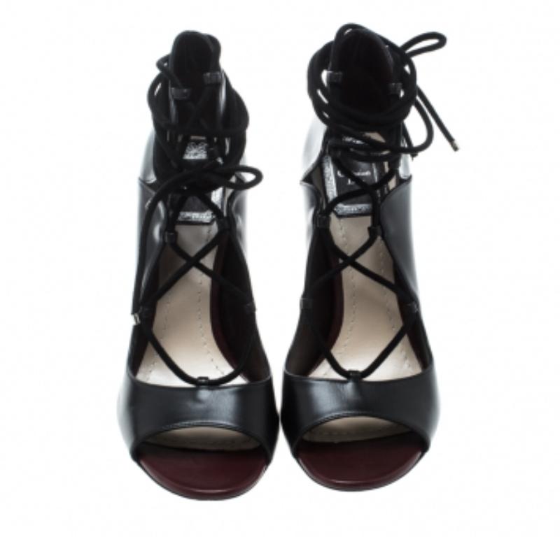 Dior Schwarze Petale-Pumps aus Leder mit offener Zehe und Schnürung Größe 37,5 im Angebot 2