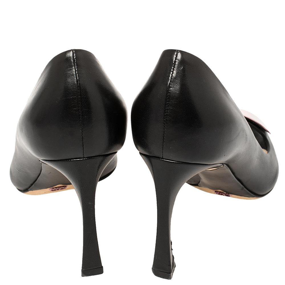 Dior Black Leather Plaque Peep Toe Pumps Size 38.5 In Good Condition For Sale In Dubai, Al Qouz 2