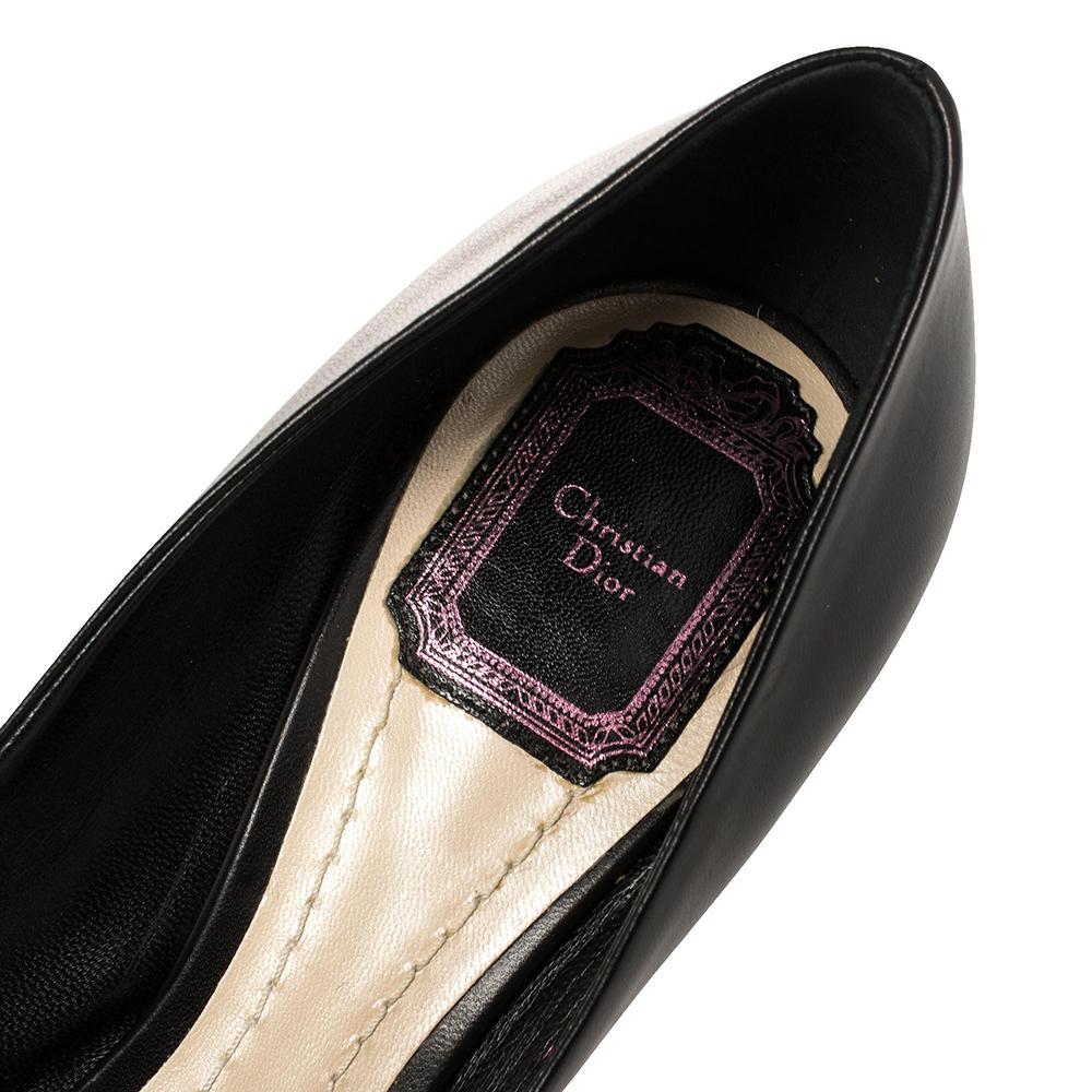 Dior Black Leather Plaque Peep Toe Pumps Size 38.5 For Sale 2