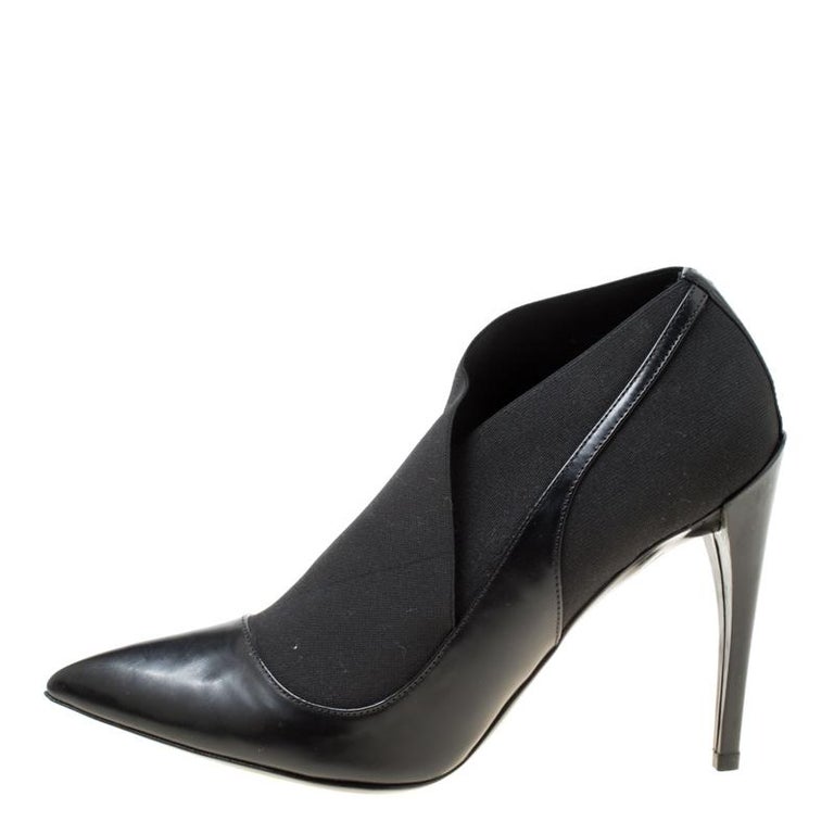 Dior Black Leather Pointed Toe Booties Size 39 For Sale at 1stDibs
