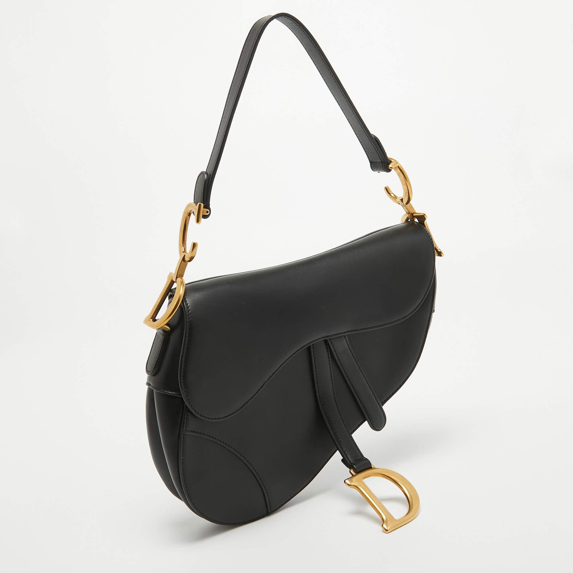Dior Black Leather Saddle Bag In Good Condition In Dubai, Al Qouz 2