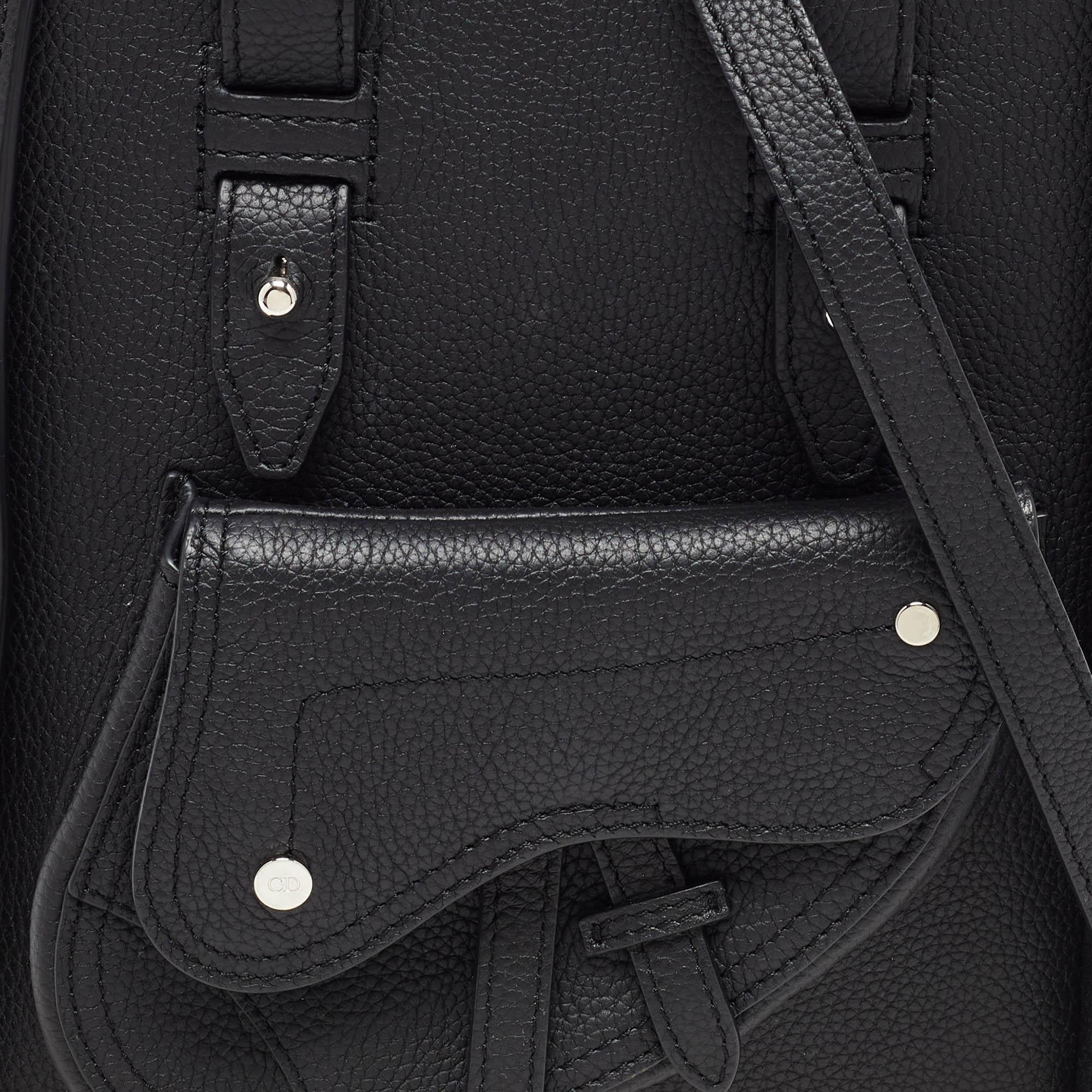 Uomo Tote Dior in pelle nera con sella in vendita