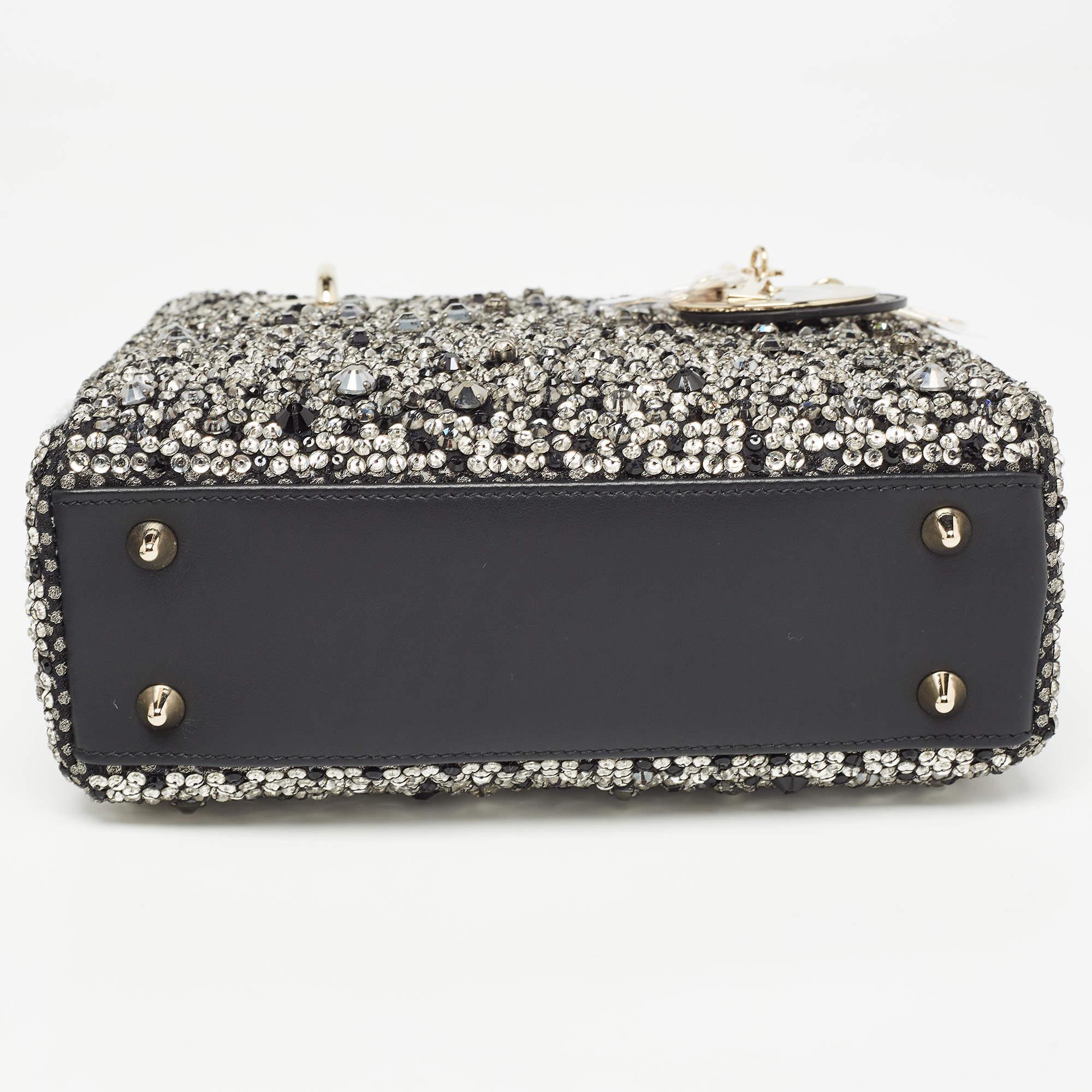 Petit sac à main Lady Dior en cuir noir orné de paillettes et de cristaux Pour femmes en vente