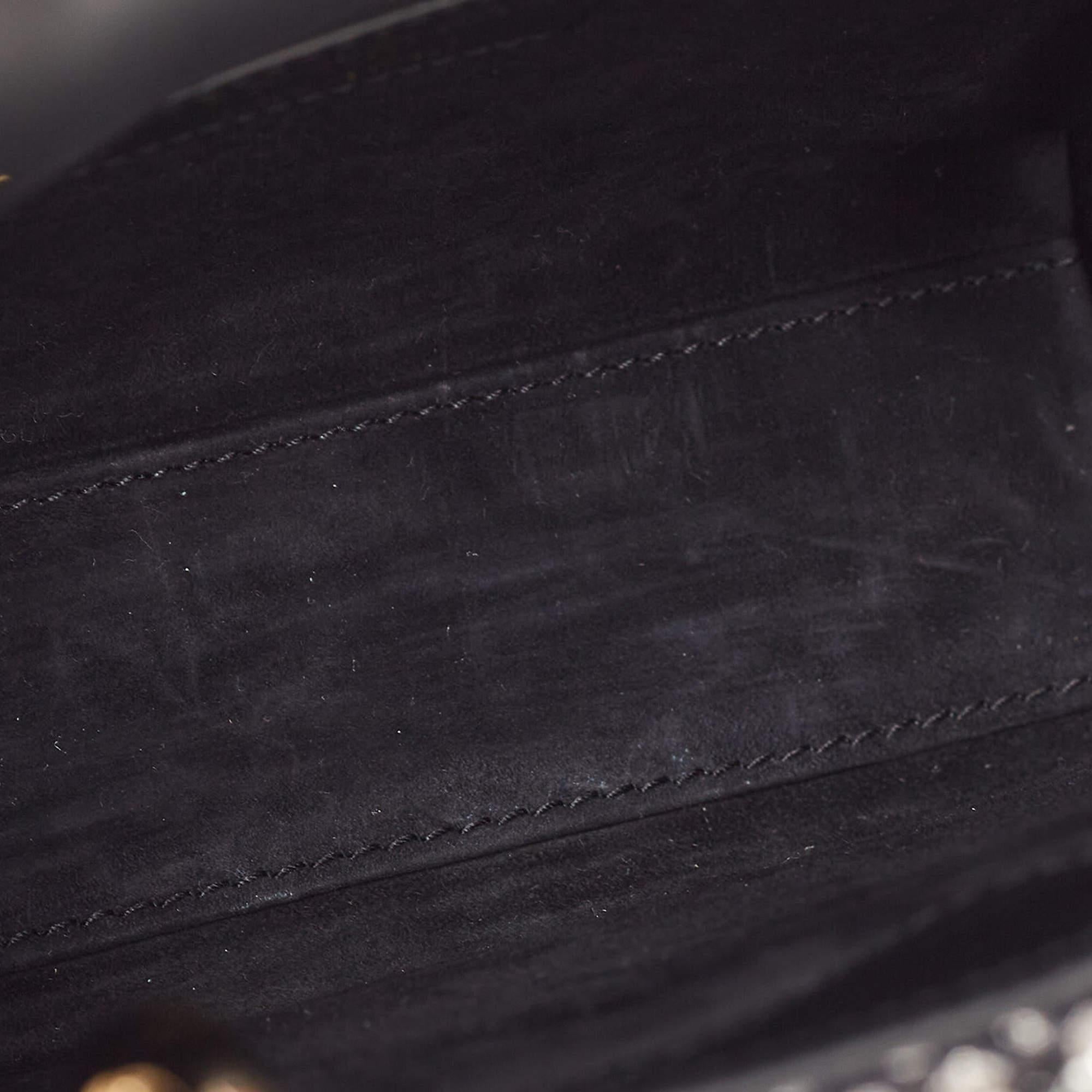Petit sac à main Lady Dior en cuir noir orné de paillettes et de cristaux en vente 1