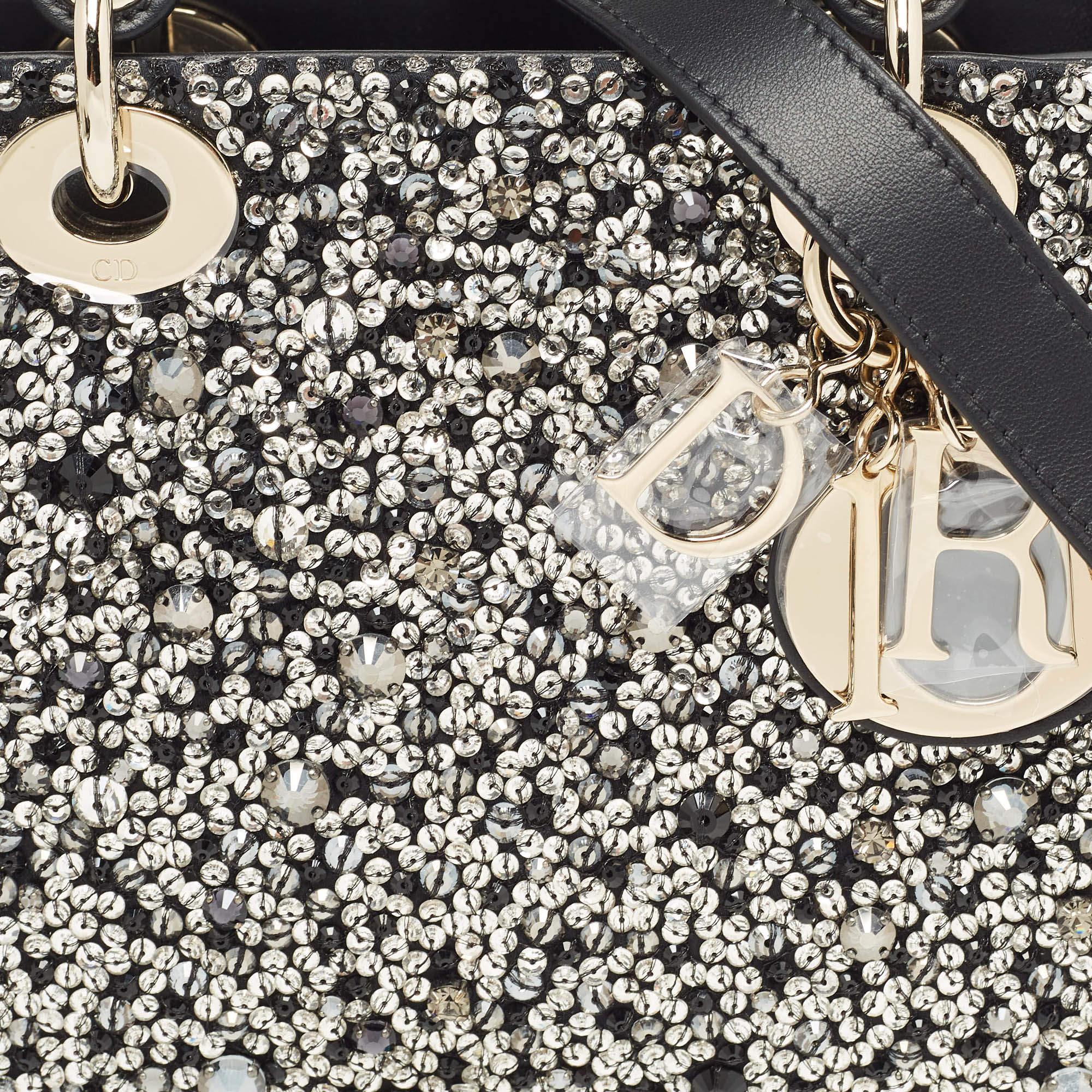 Dior Kleine Lady Dior Tote aus schwarzem Leder mit Pailletten und Kristallverzierung im Angebot 5