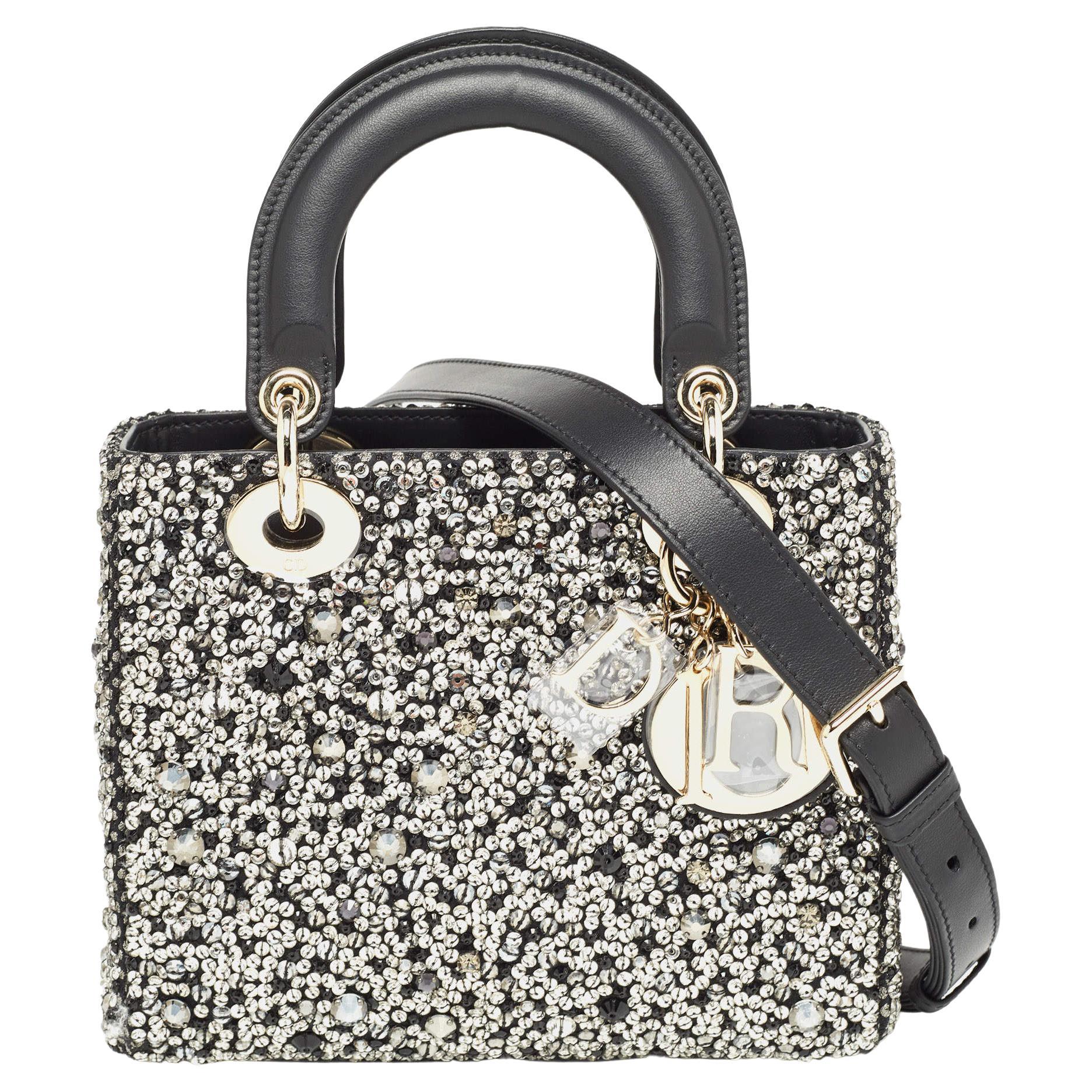 Petit sac à main Lady Dior en cuir noir orné de paillettes et de cristaux en vente