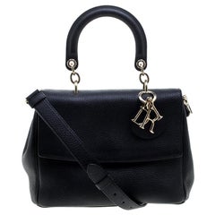 Petit sac à bandoulière Be Dior en cuir noir Dior