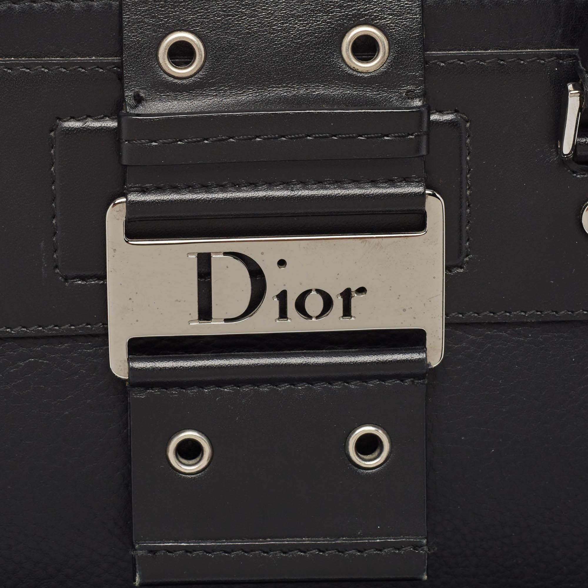 Dior Street Chic Umhängetasche aus schwarzem Leder im Angebot 10