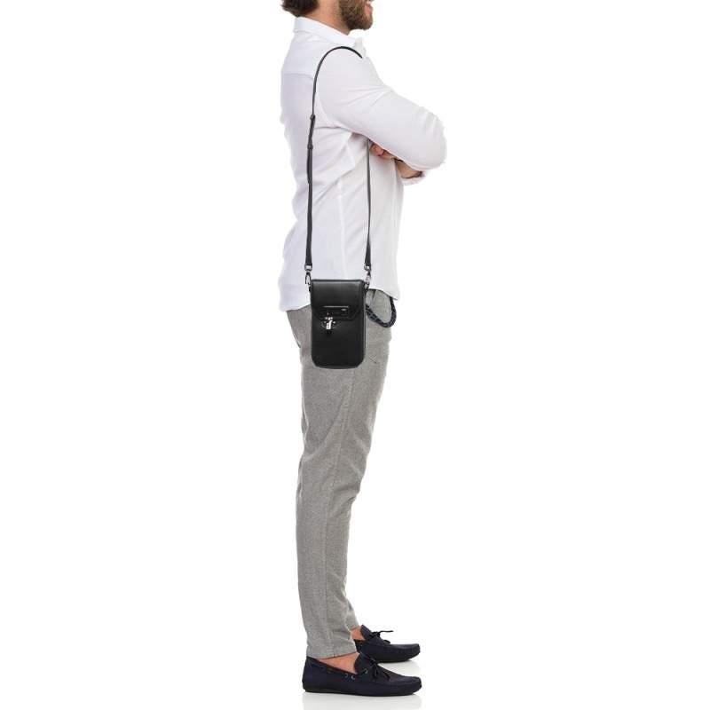 Dior Black Leather Vertical Pouch Bag Pour hommes en vente