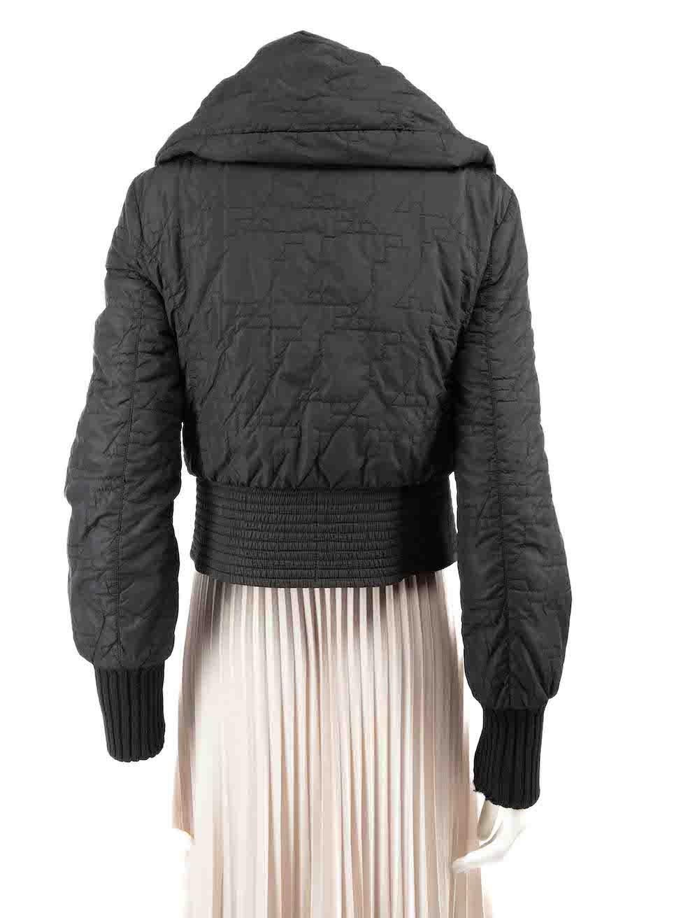 Dior Schwarze Macrocannage gesteppte Jacke mit Reißverschluss Größe L im Zustand „Hervorragend“ in London, GB