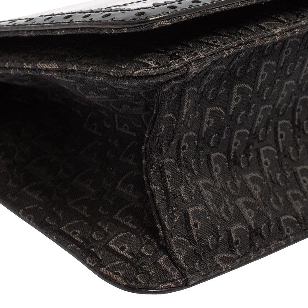 Dior D'Trick Baguette Tasche aus schwarzem/maronfarbenem Brogue-Leder und schrägem Segeltuch 5