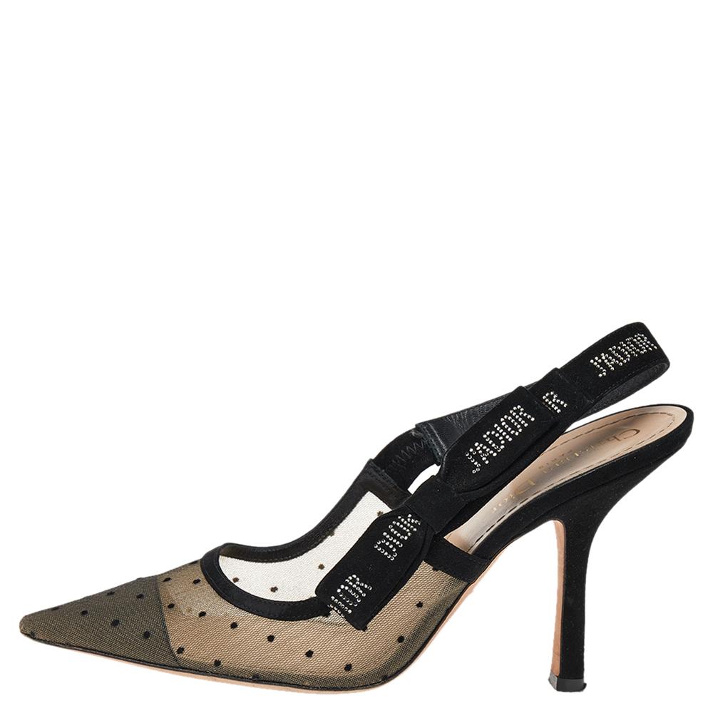 These popular J'Adior sandals exude an elegant and sophisticated aesthetic. Crafted from mesh and suede in a black shade, the sandals have a sleek pointed-toe design. Adorned with 'J'Adior' slingbacks and 10.5 cm heels, these exceptional beauties