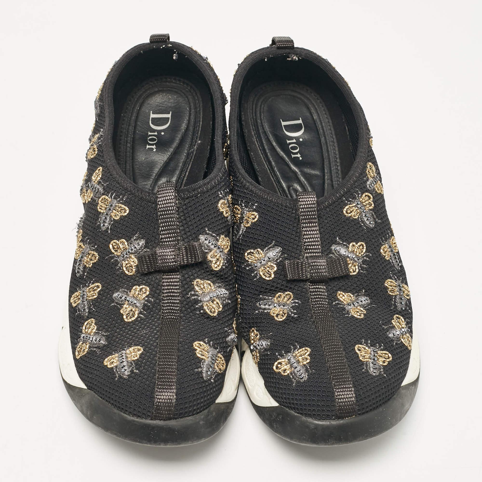 Dior Schwarz Mesh Bienen verzierte Fusion Slip On Turnschuhe Größe 38,5 im Zustand „Gut“ im Angebot in Dubai, Al Qouz 2