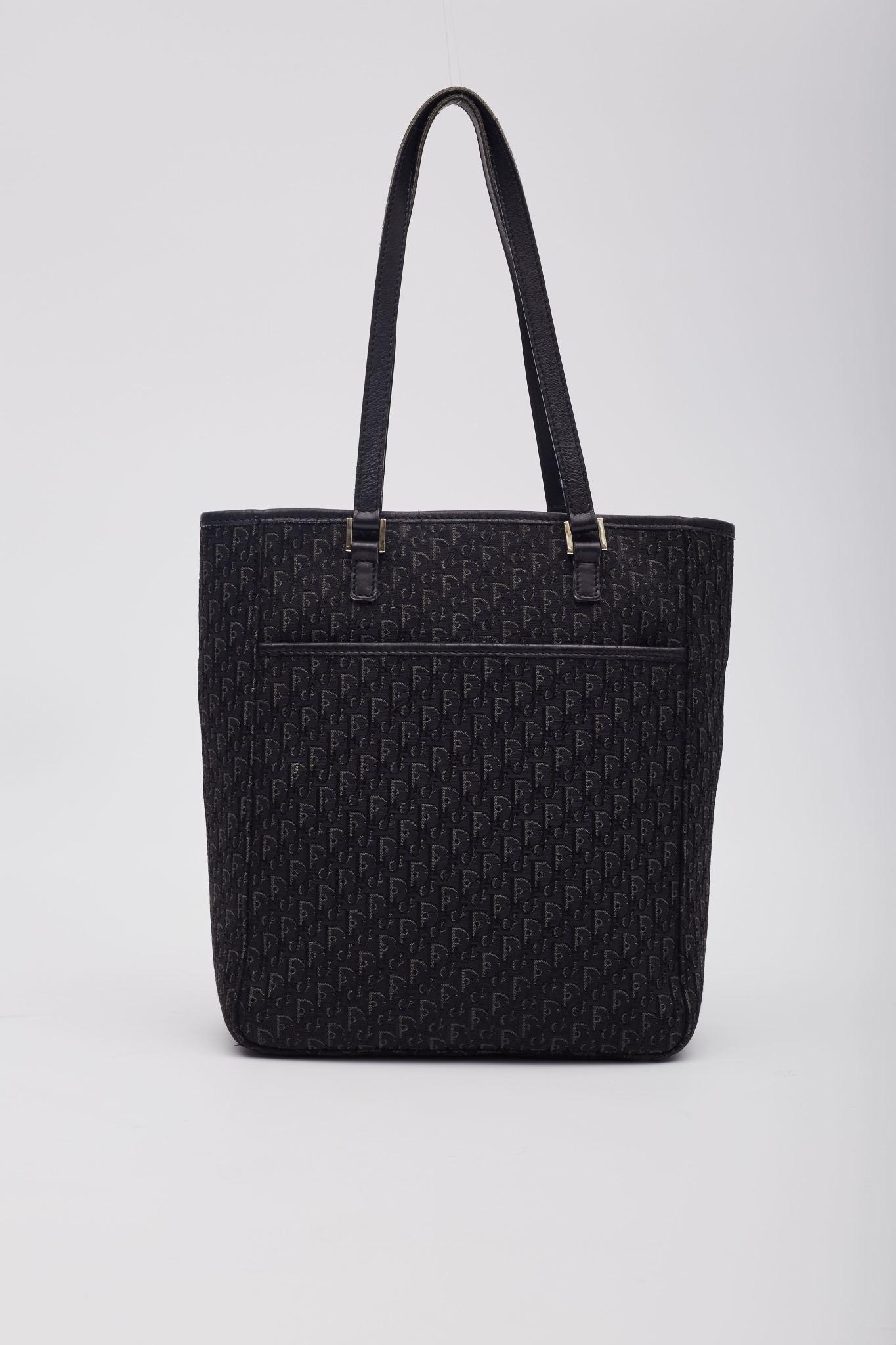 Dior Schwarze Monogramm Diorissimo Tote Bag mit Monogramm für Damen oder Herren im Angebot