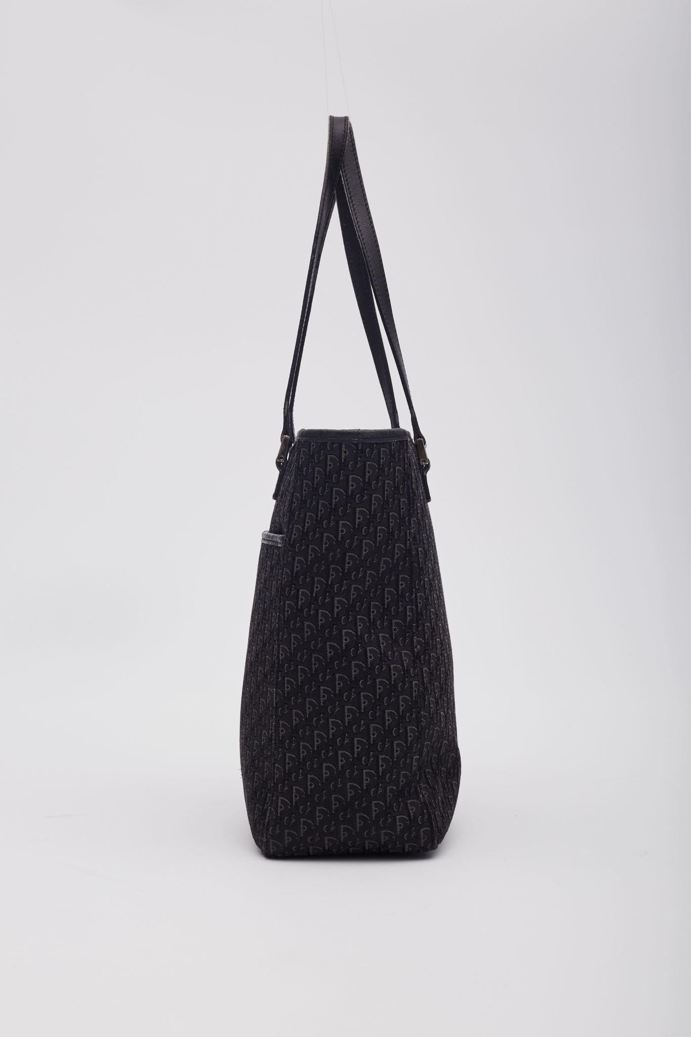 Dior Schwarze Monogramm Diorissimo Tote Bag mit Monogramm im Angebot 2