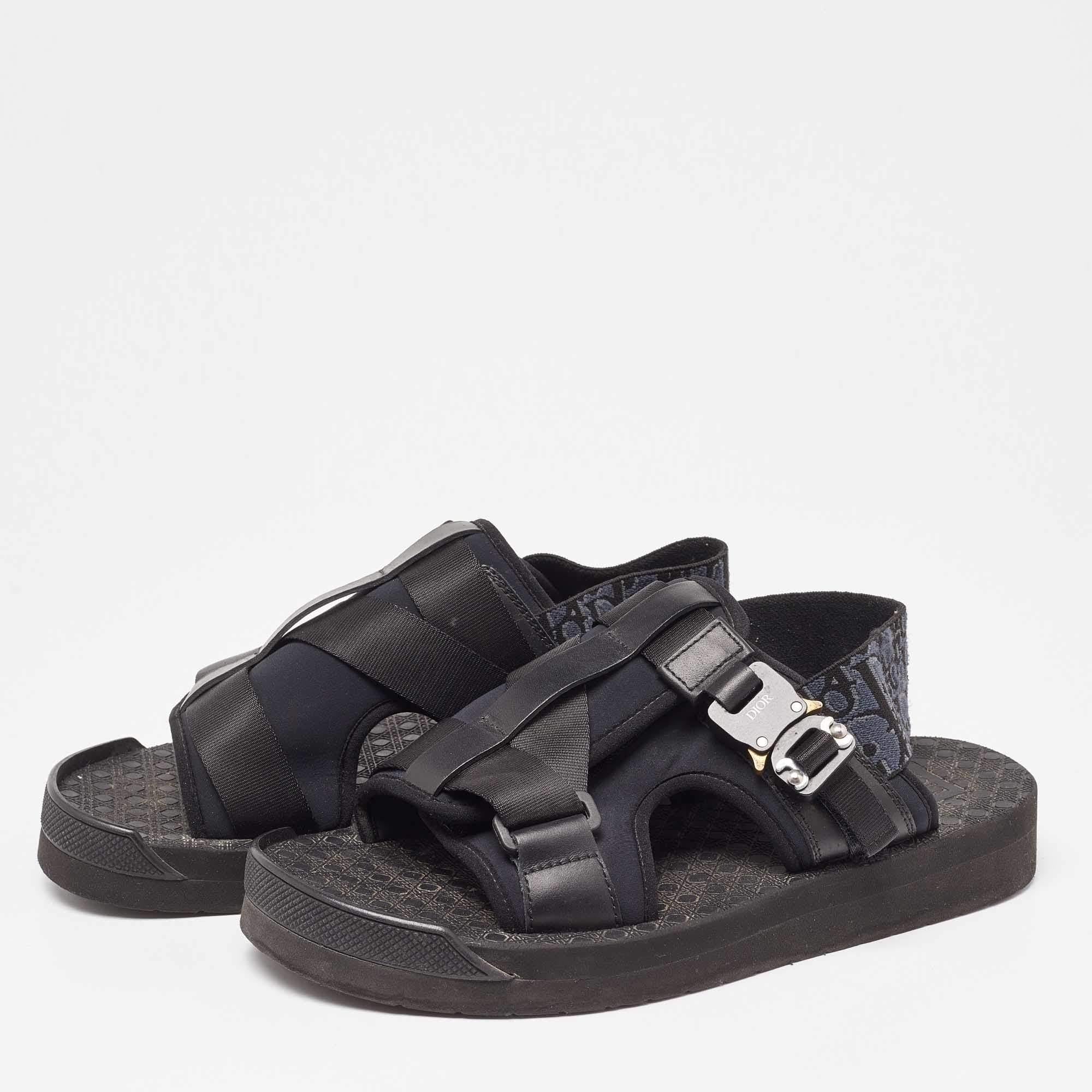 These sandals will offer you both luxury and comfort. Made from quality materials, they come in a versatile shade and are equipped with comfortable insoles.

Includes: Original Dustbag