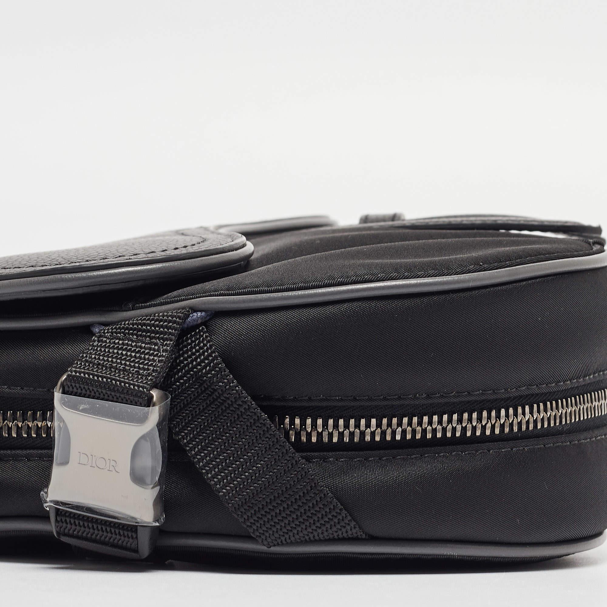 Dior Schwarze Umhängetasche aus Nylon und Leder mit Sattel im Angebot 8