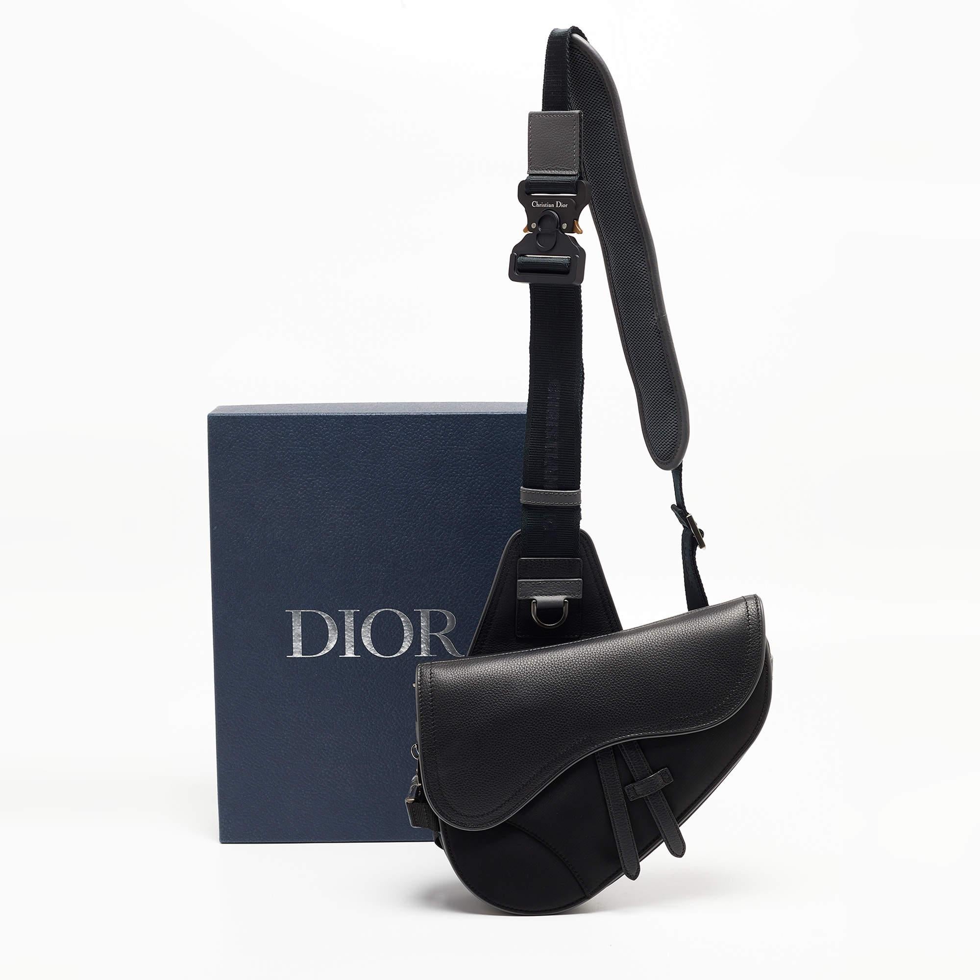 Dior Schwarze Umhängetasche aus Nylon und Leder mit Sattel im Angebot 10
