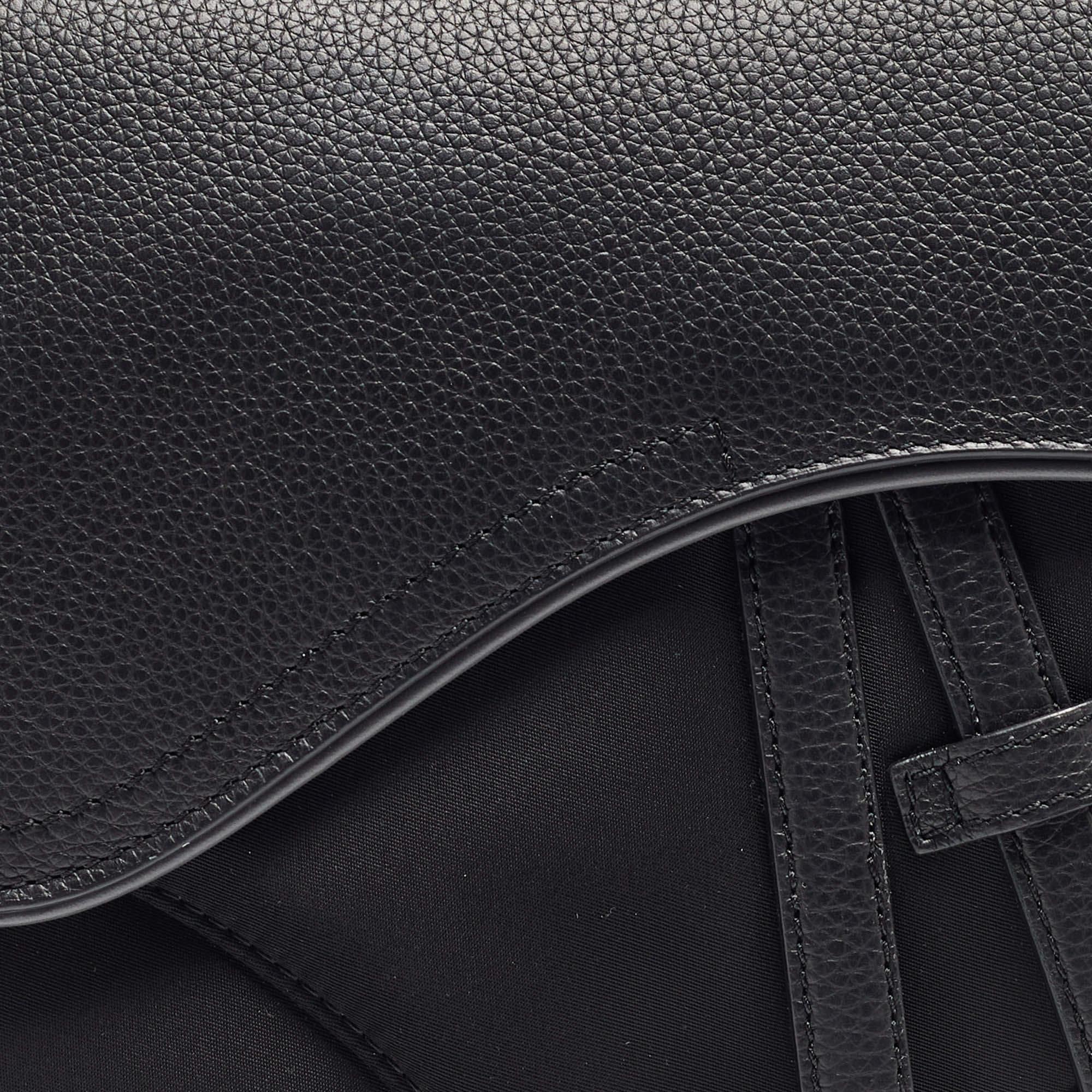 Dior Schwarze Umhängetasche aus Nylon und Leder mit Sattel im Angebot 3