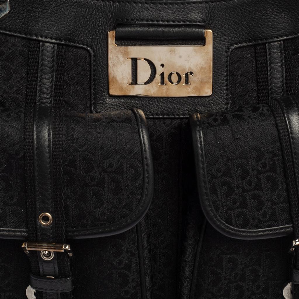 Schwarze Dior-Tragetasche aus Segeltuch und Leder, Street Chic 7