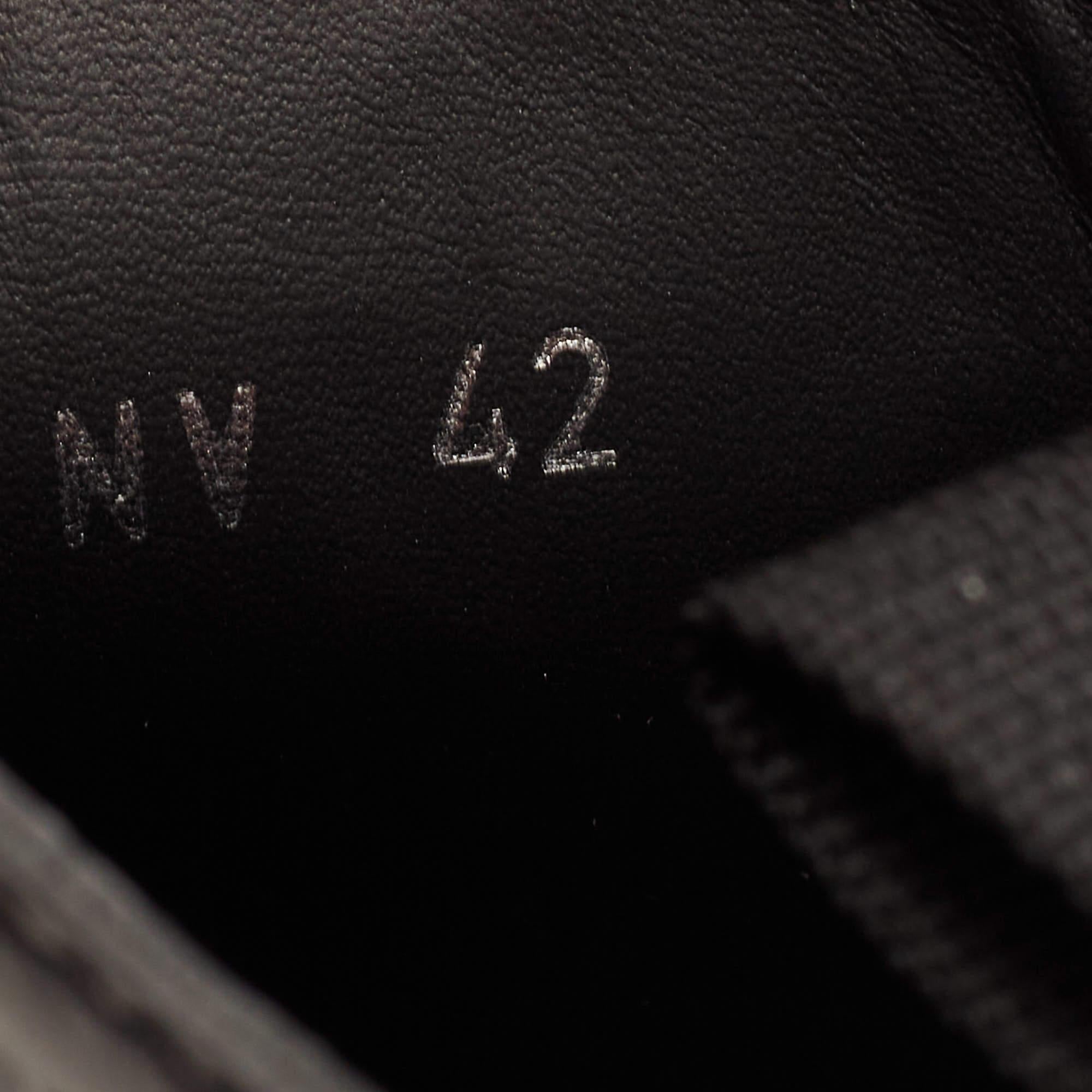 Dior Schwarze schräge geprägte Explorer II Combat Stiefel aus Leder Explorer II Größe 42 Herren