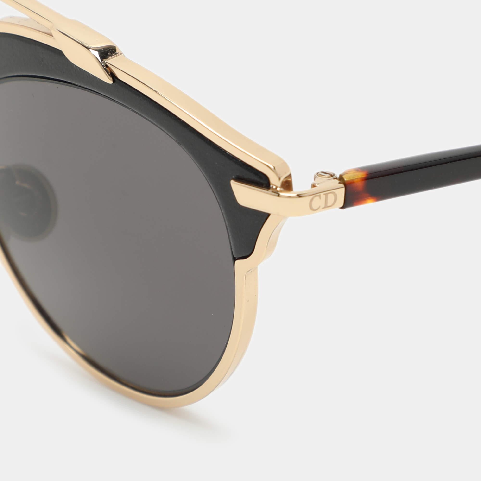 La monture élégante et les verres de bonne qualité font de ces lunettes de soleil un accessoire de mode incontournable. Conçue par Dior, cette paire sera du plus bel effet avec vos tenues d'apparat.