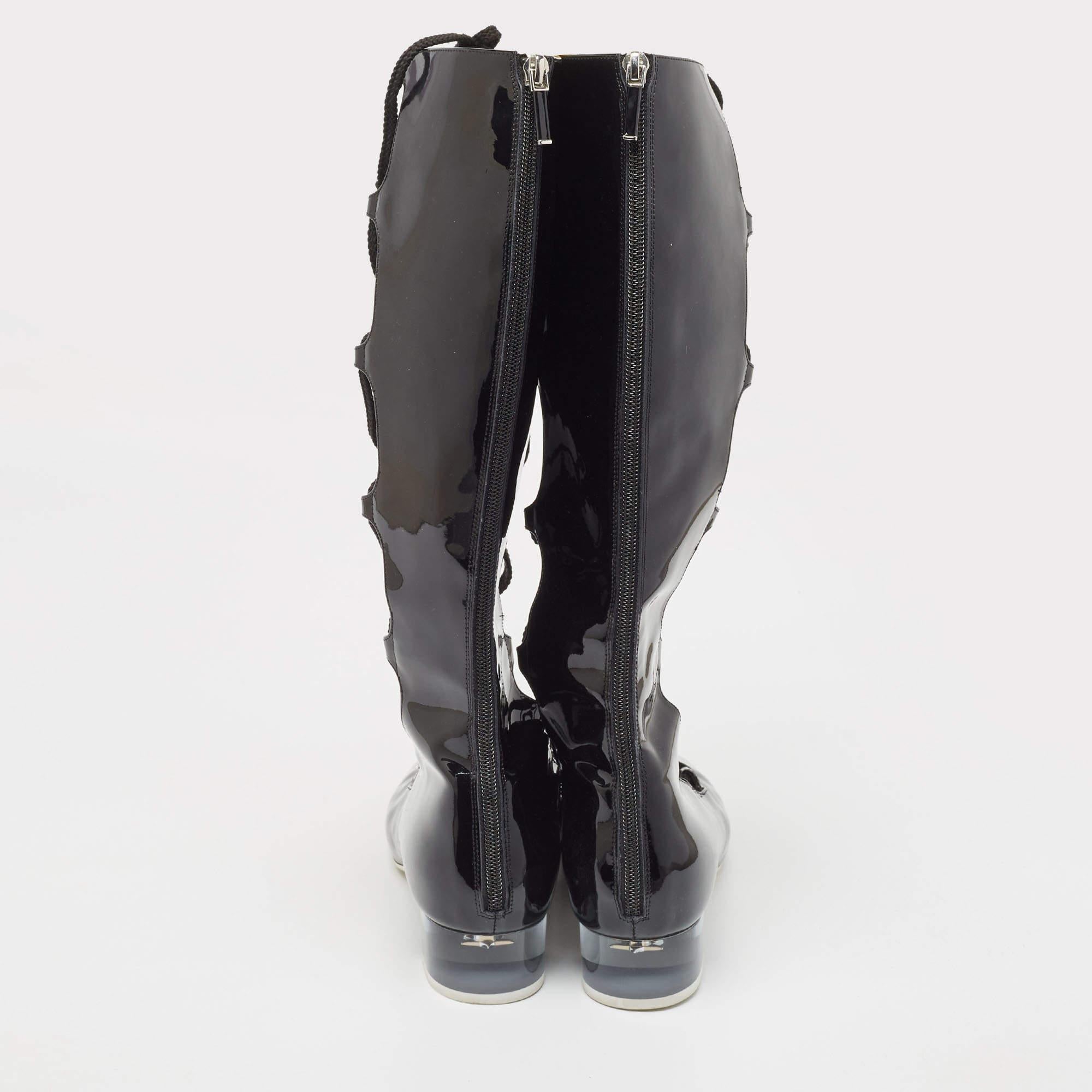Dior Schwarze Diorarty-Stiefel aus Lackleder mit Schnürung Größe 38 Damen im Angebot