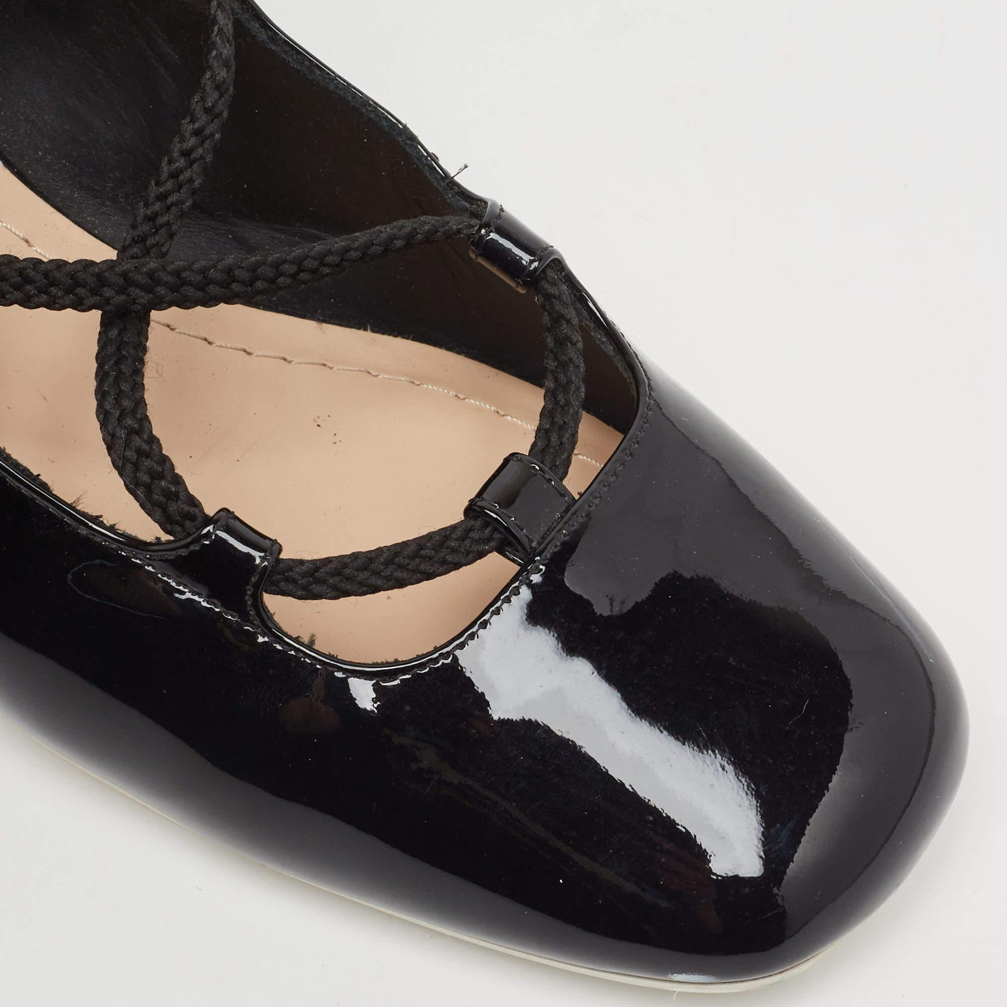 Dior Schwarze Diorarty-Stiefel aus Lackleder mit Schnürung Größe 38 im Angebot 3