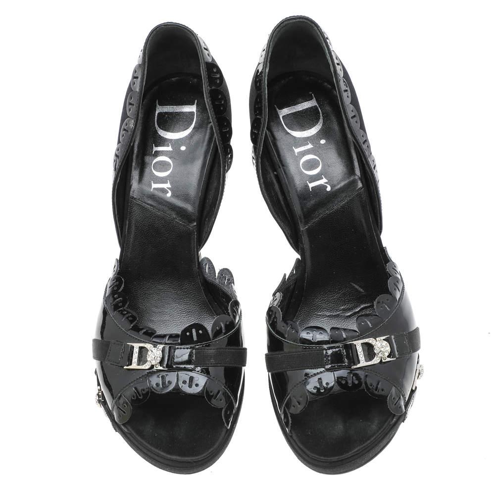 A feminine flair and a sophisticated appeal characterize these stunning Dior sandals. Crafted using quality materials, they will add an opulent charm to your look and complement many looks that you would want to create.

