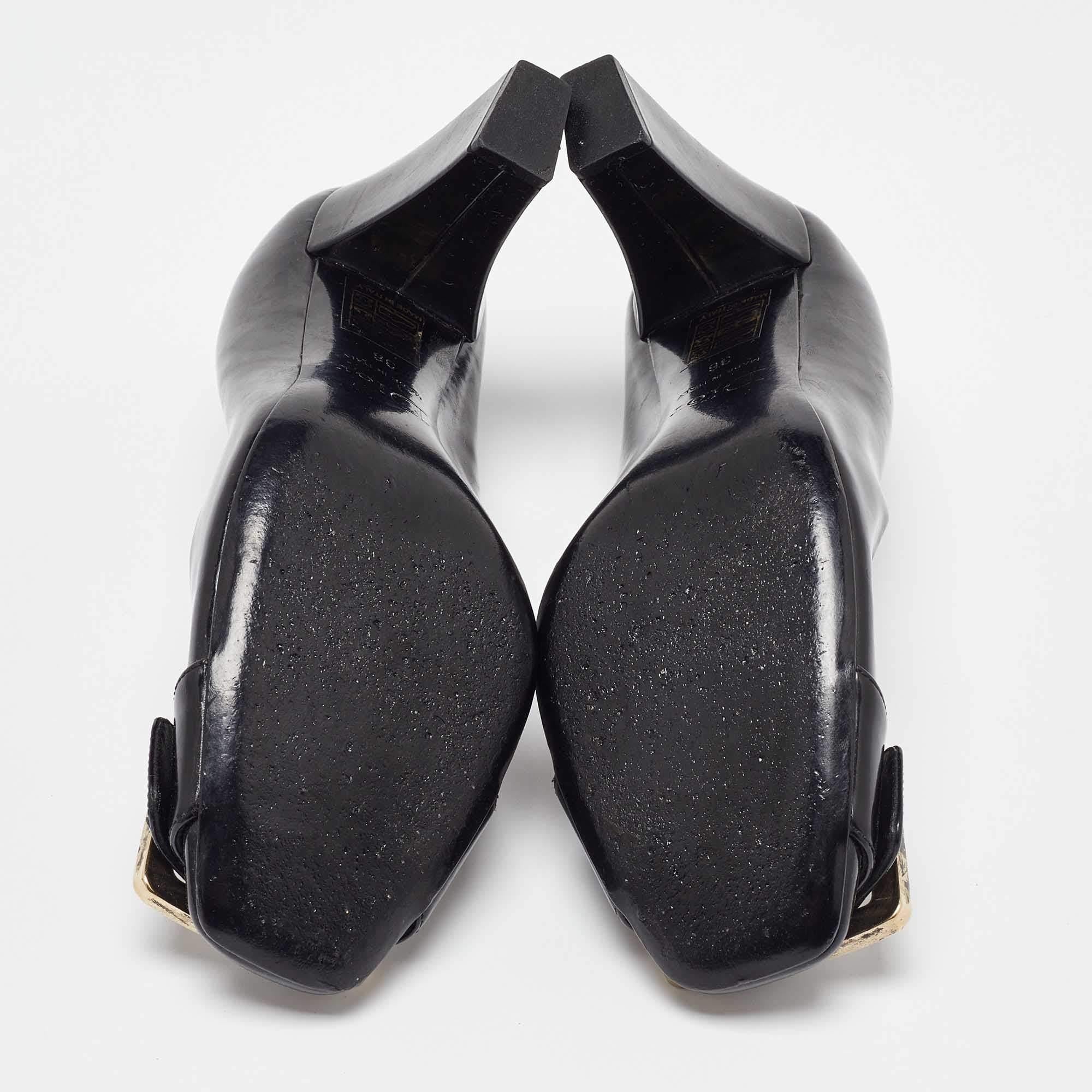 Dior Black Patent Leather Buckle Detail Pumps Size 36 For Sale 2