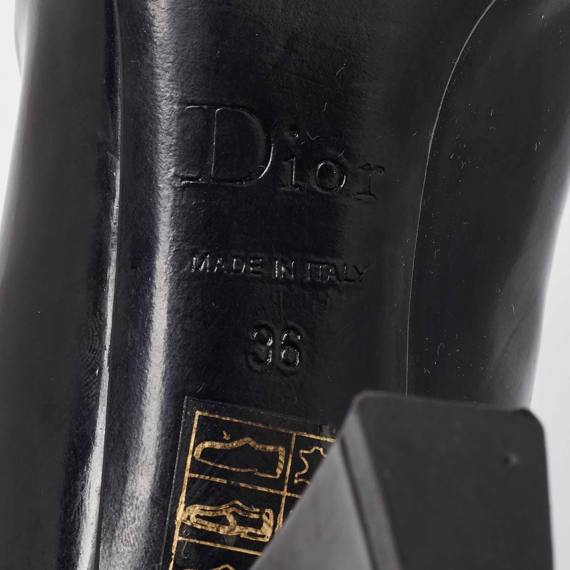 Dior Black Patent Leather Buckle Detail Pumps Size 36 For Sale 4