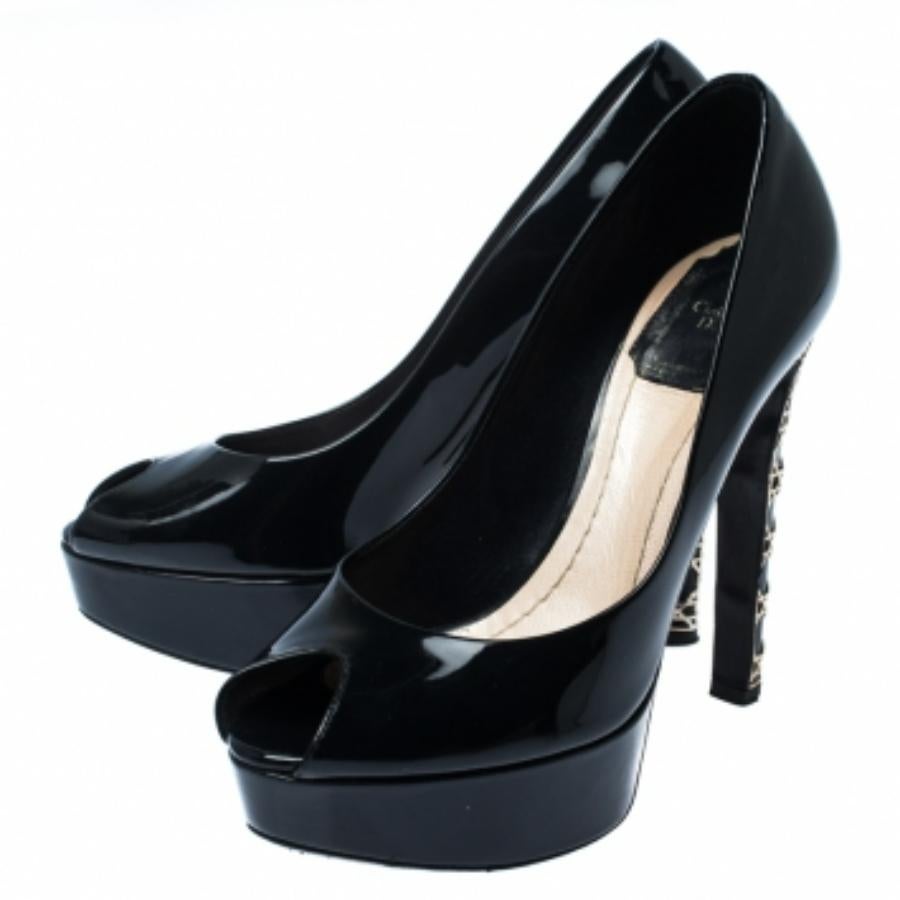 Dior Schwarz Lackleder Cannage Absatz Peep Toe Pumps Größe 36 im Angebot 1