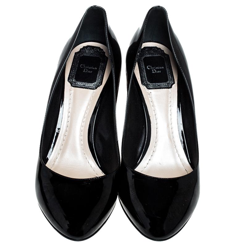 Dior Black Patent Leather Embellished Block Heel Pumps Size 37 In Good Condition In Dubai, Al Qouz 2