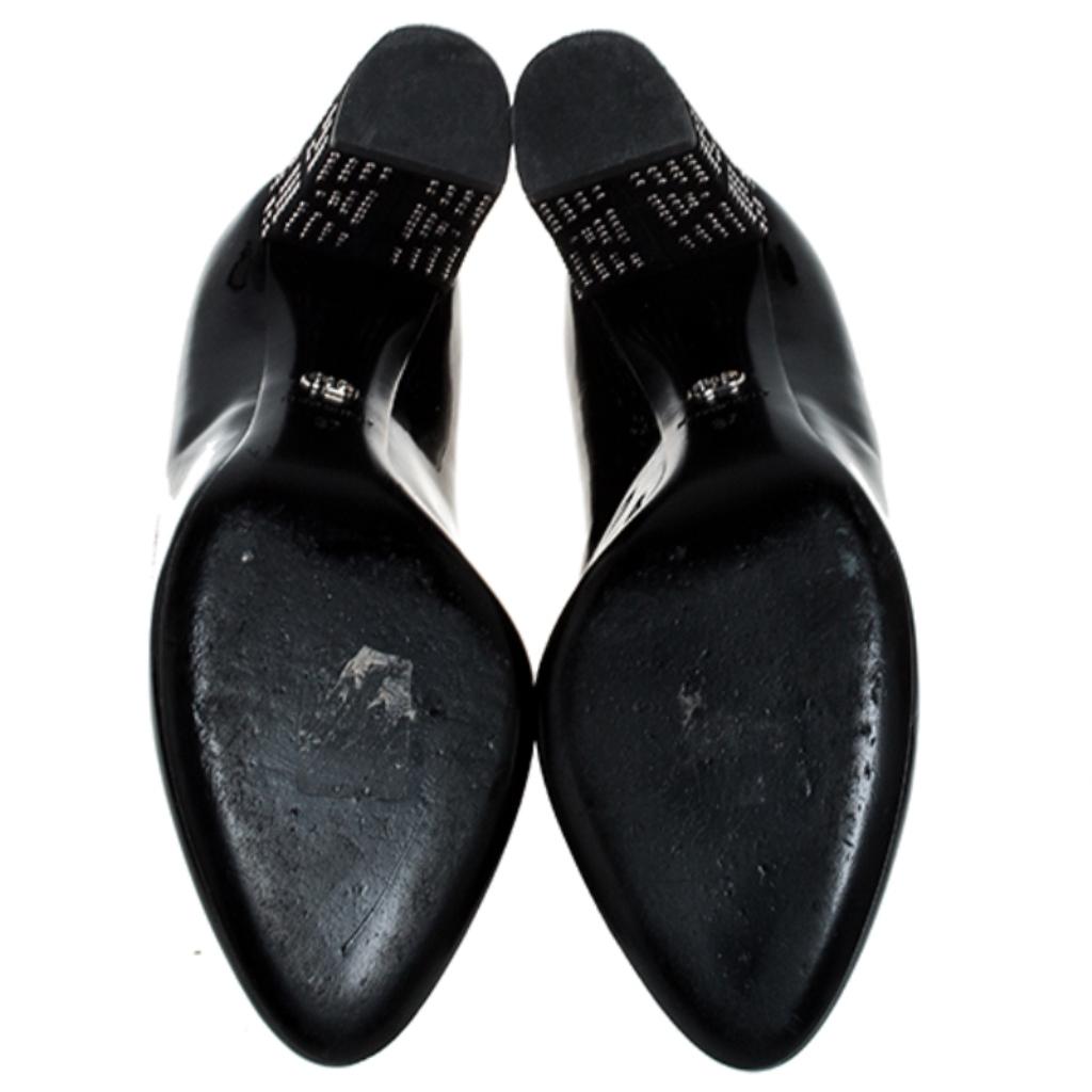 Dior Black Patent Leather Embellished Block Heel Pumps Size 37 In Good Condition In Dubai, Al Qouz 2