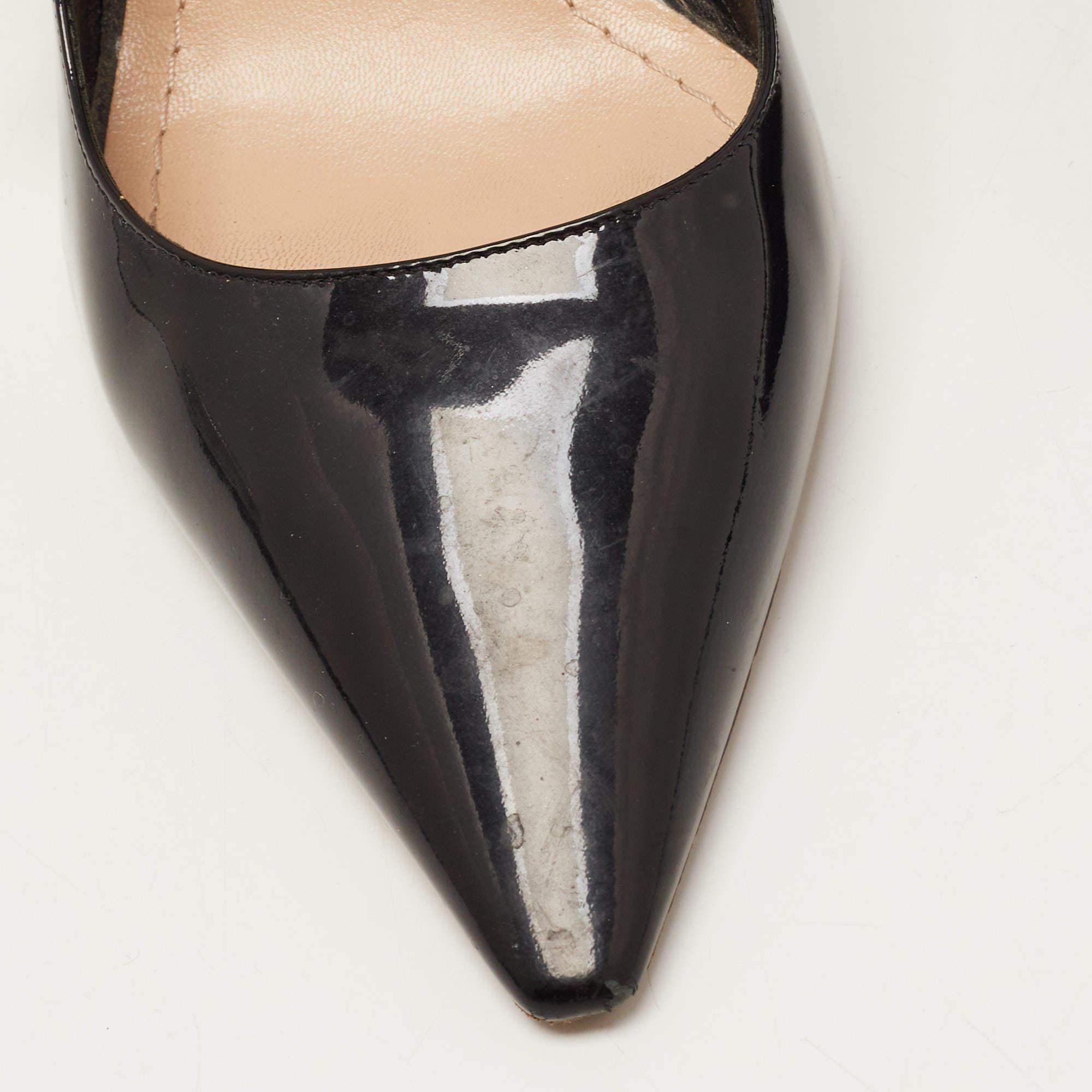These timeless Dior slingback shoes are meant to last you season after season. They have a comfortable fit and high-quality finish.