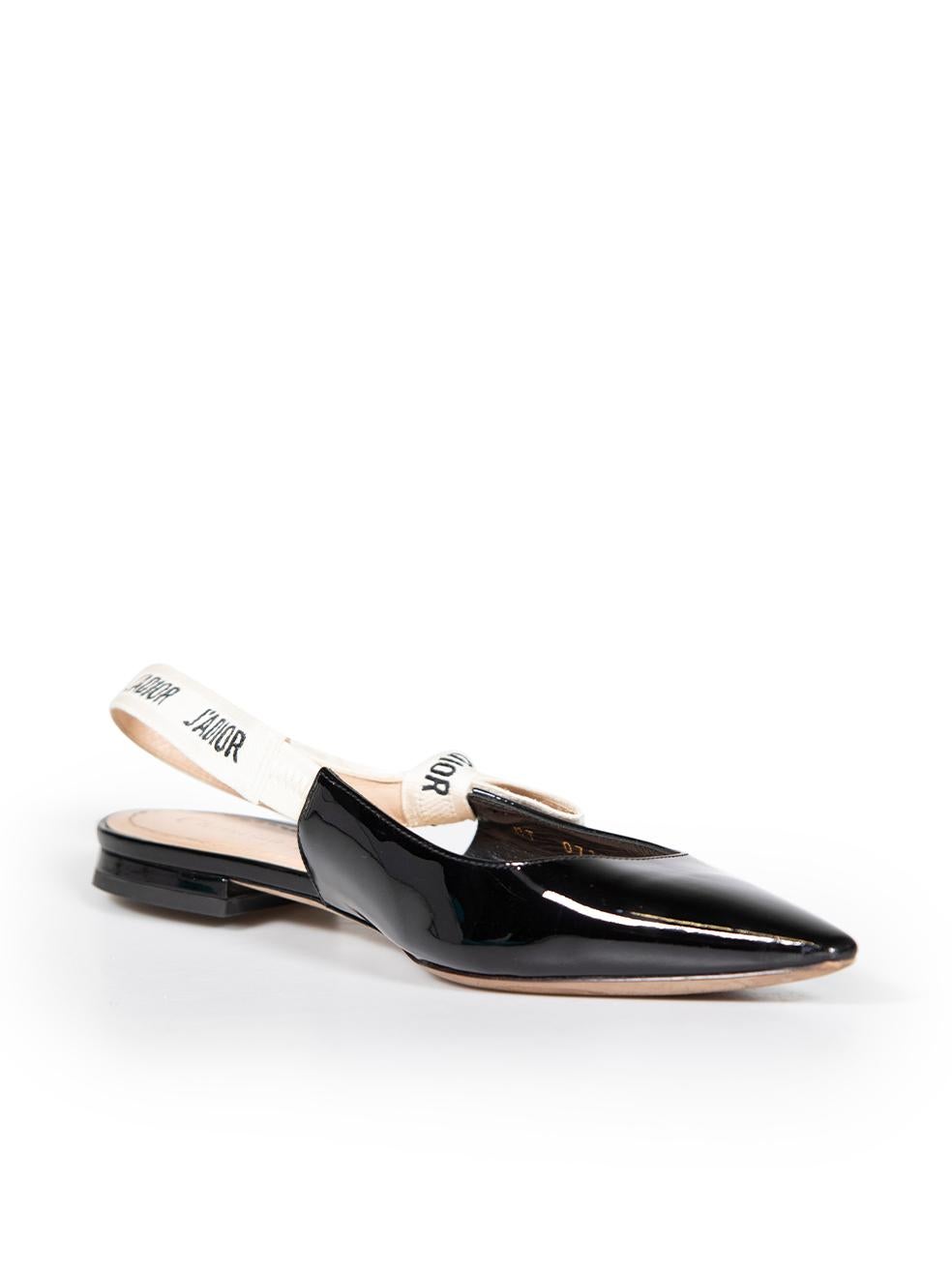 CONDITION is Very good. Minimal wear to shoes is evident. Minimal wear to both shoe toes with small abrasions to the leather on this used Dior designer resale item.
 
 
 
 Details
 
 
 Model: J‚ÄôAdior
 
 Black
 
 Patent leather
 
 Flats
 
 Point