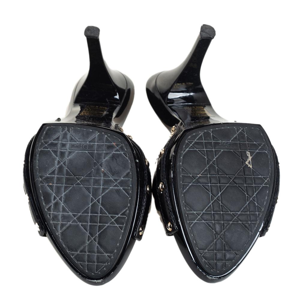 Dior Black Patent Leather Mule Sandals Size 40 In Good Condition In Dubai, Al Qouz 2