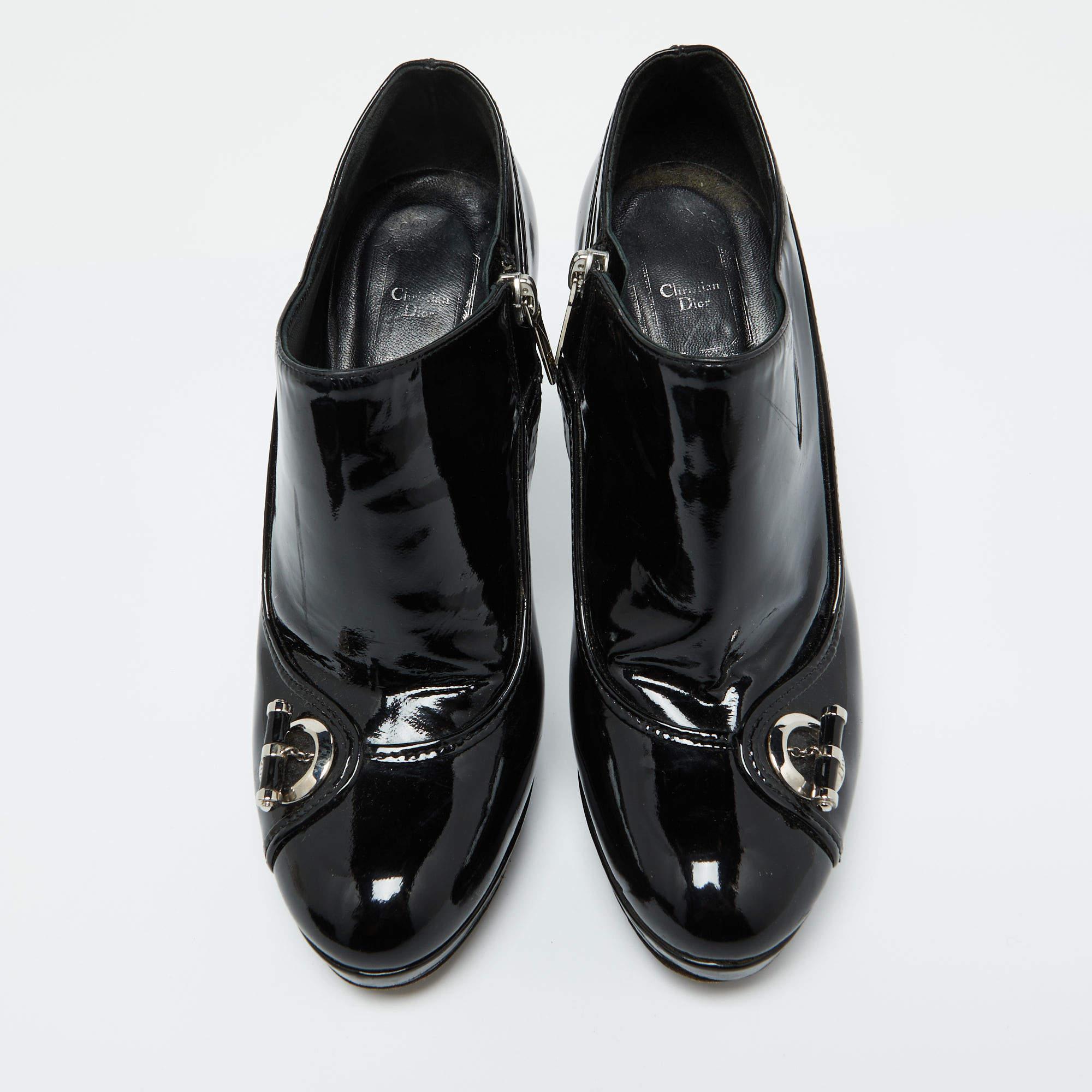 Dior Black Patent Leather Platform Zip Ankle Booties Size 38.5 In Fair Condition For Sale In Dubai, Al Qouz 2