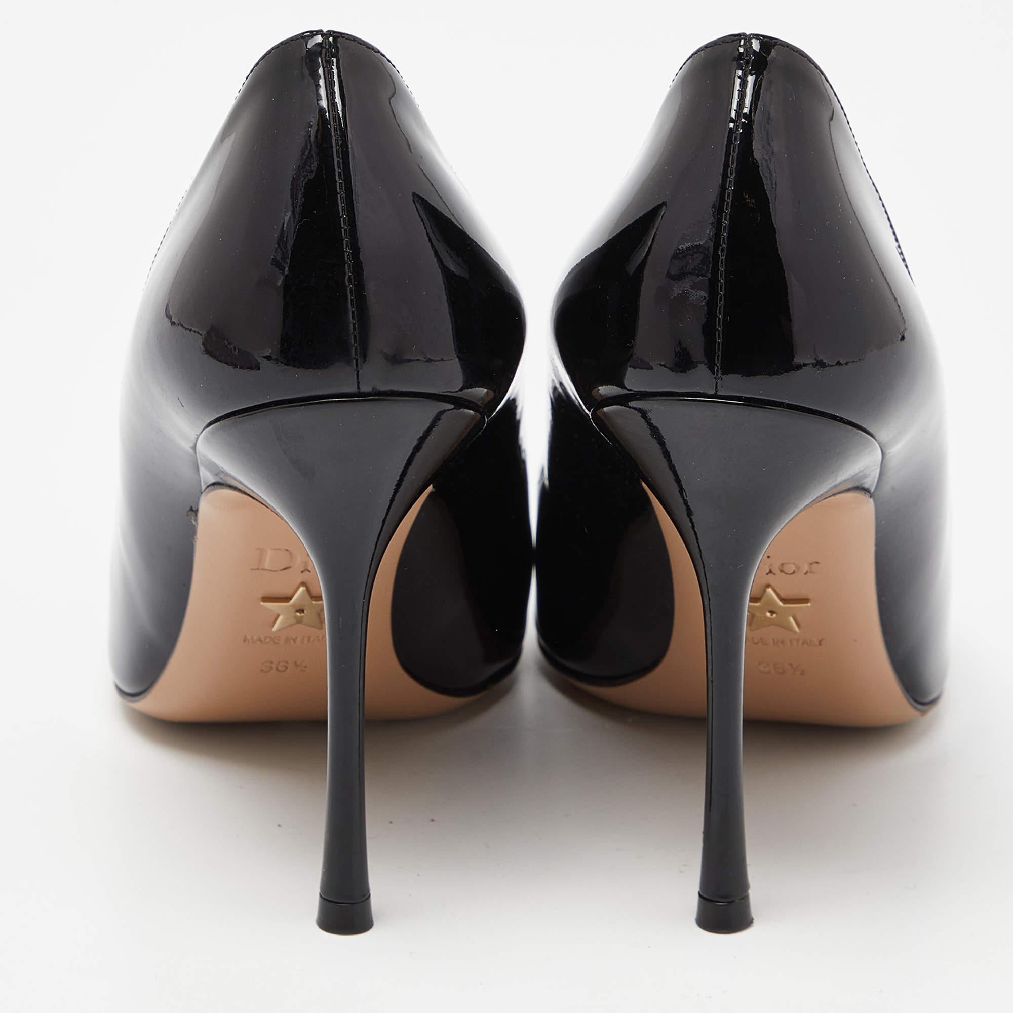 Dior Schwarze Lackleder-Pumps mit spitzer Zehe Größe 36,5 im Angebot 2